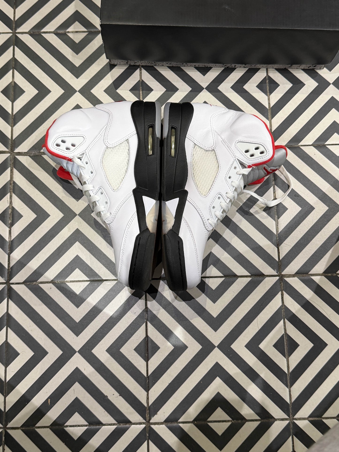 Jordan 5 Fire Red Silver Tongue (Taille 41)