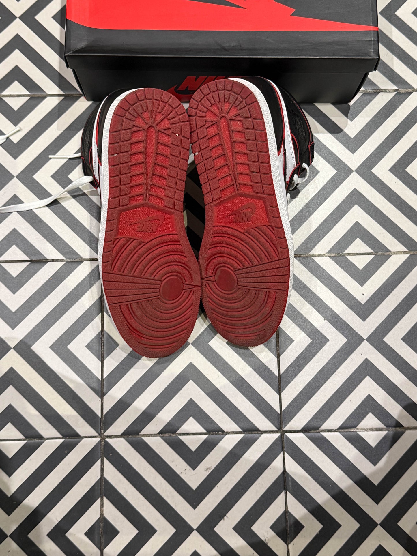 Jordan 1 High Bloodline (Taille 42,5)