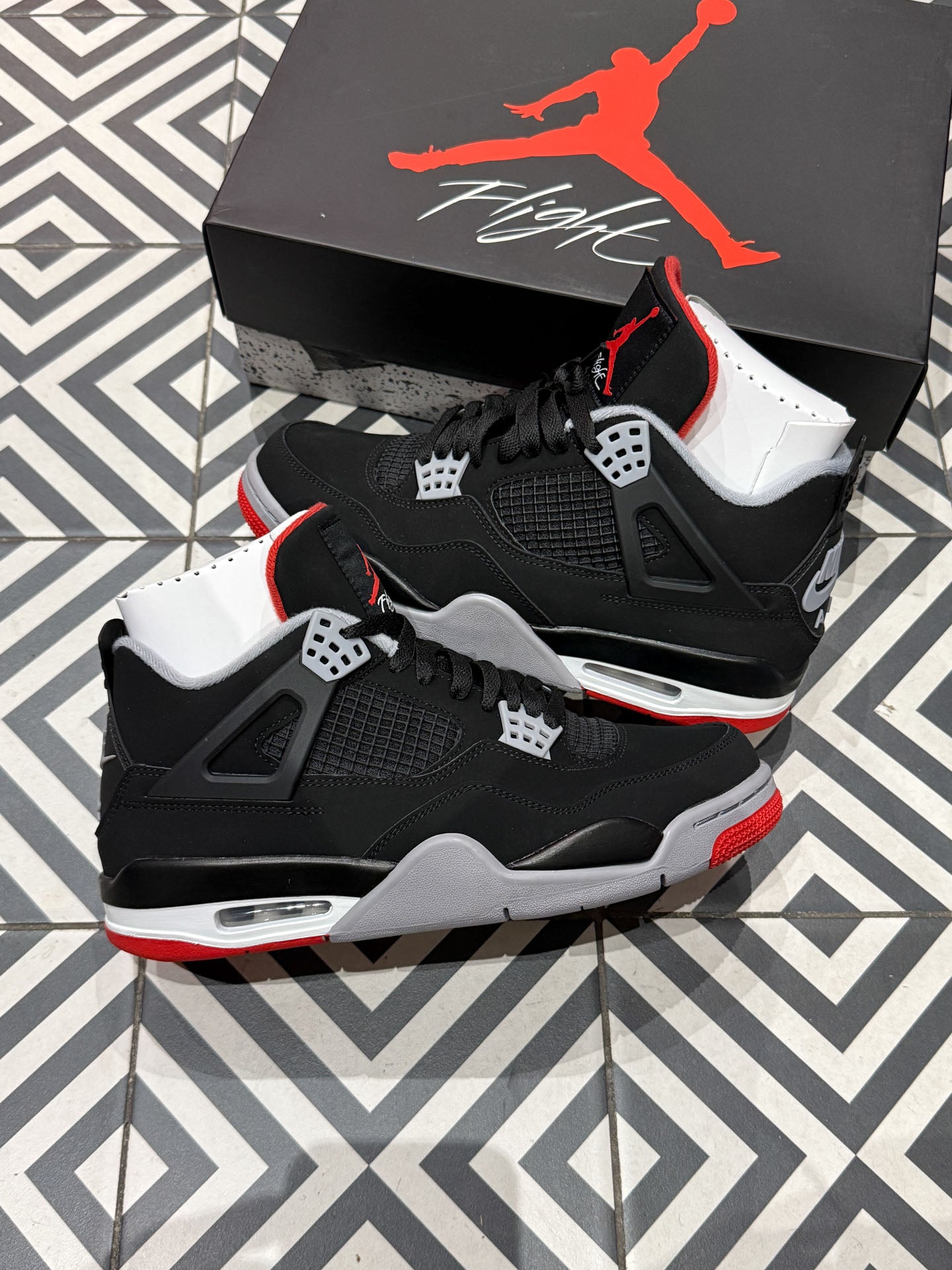 Jordan 4 Bred 2019 (Taille 42)