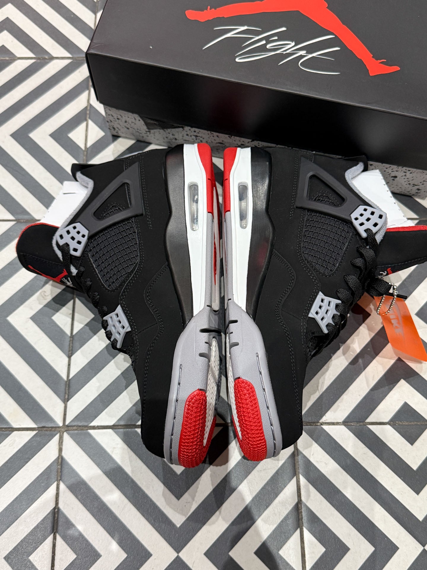 Jordan 4 Bred 2019 (Taille 42)