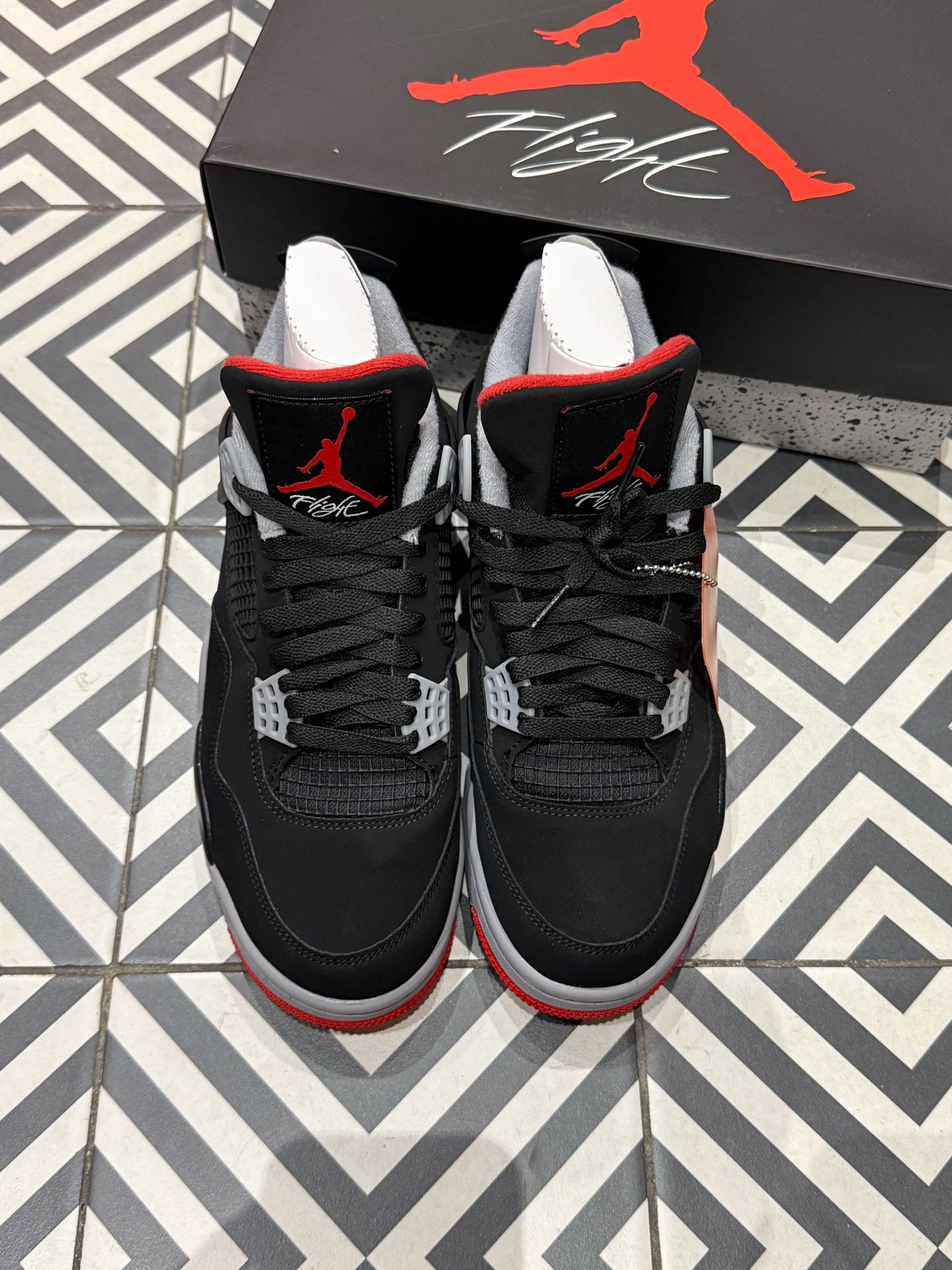 Jordan 4 Bred 2019 (Taille 42)