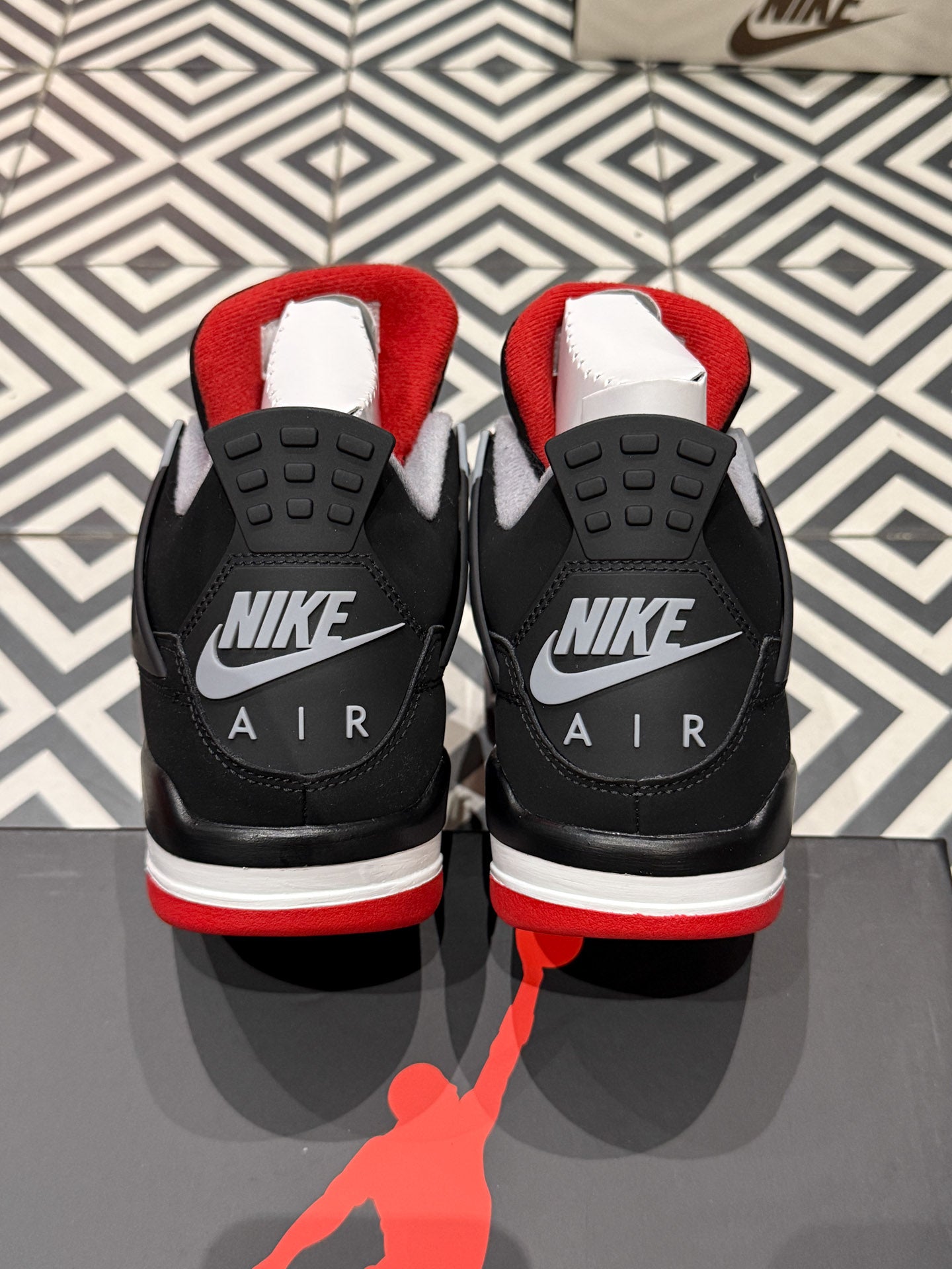 Jordan 4 Bred 2019 (Taille 42)