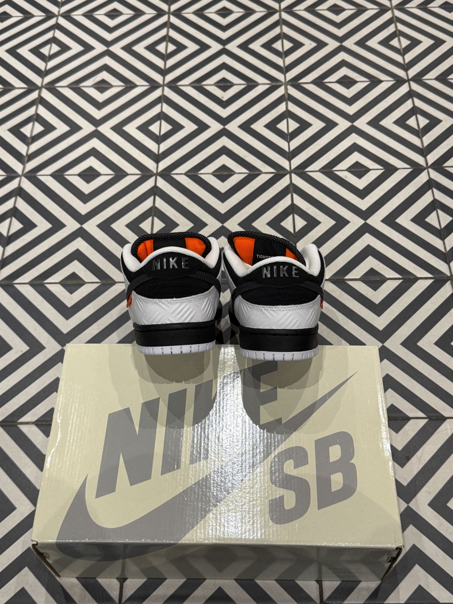 Dunk SB Tightbooth (Taille 40,5)