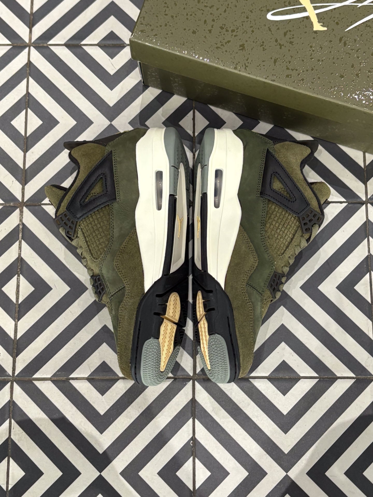 Jordan 4 Craft Olive (Taille 40,5)