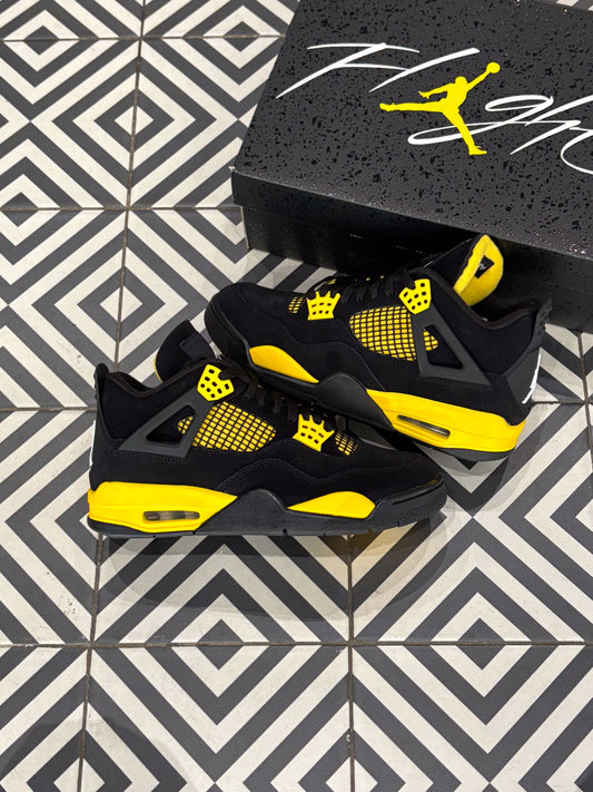 Jordan 4 Thunder (Taille 40,5)