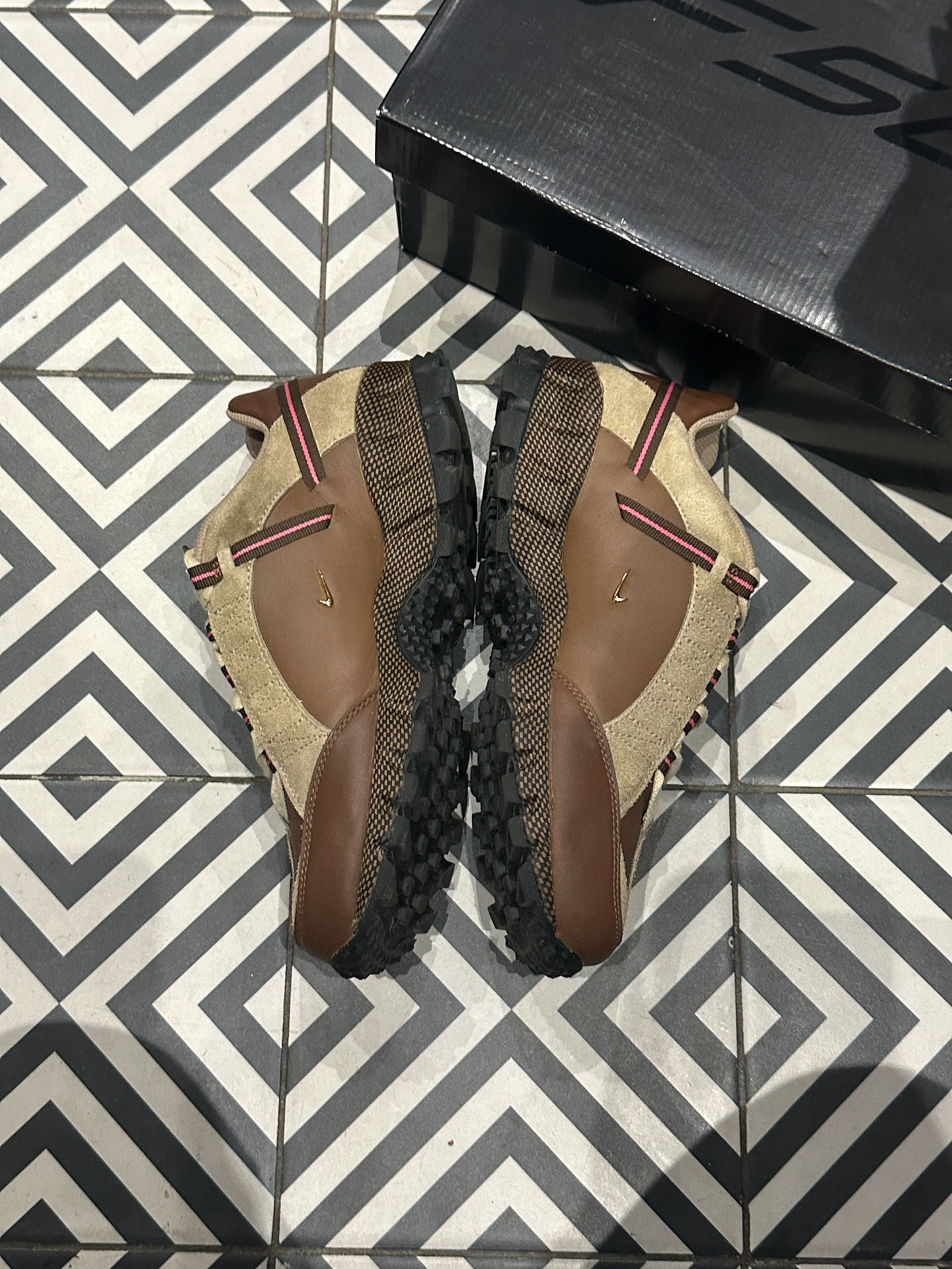Jacquemus Humara Brown (Taille 41)