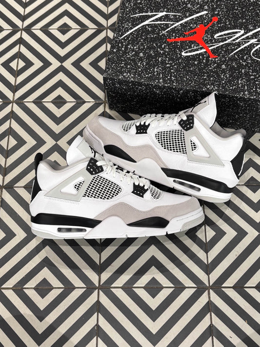 Jordan 4 Military Black (Taille 46)