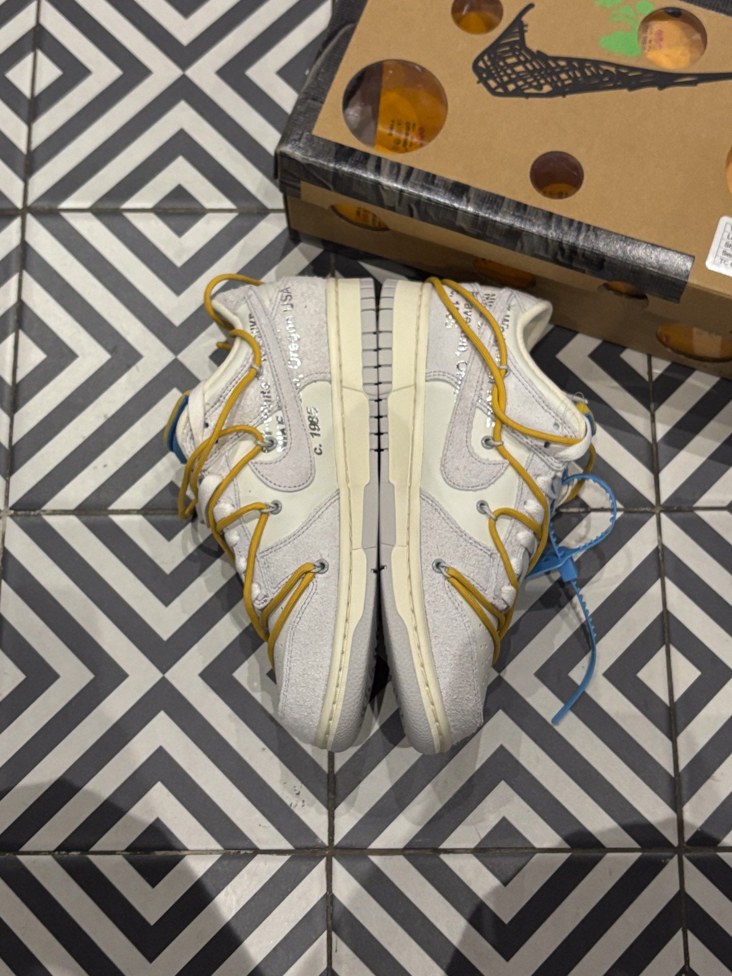 Dunk low Off-White Lot 24/50 (Taille 41)