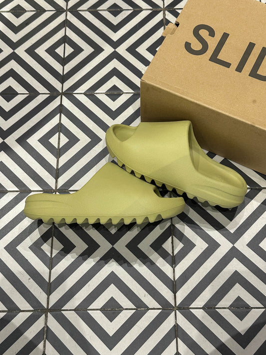 Yeezy Slide Resin (Taille 40,5)