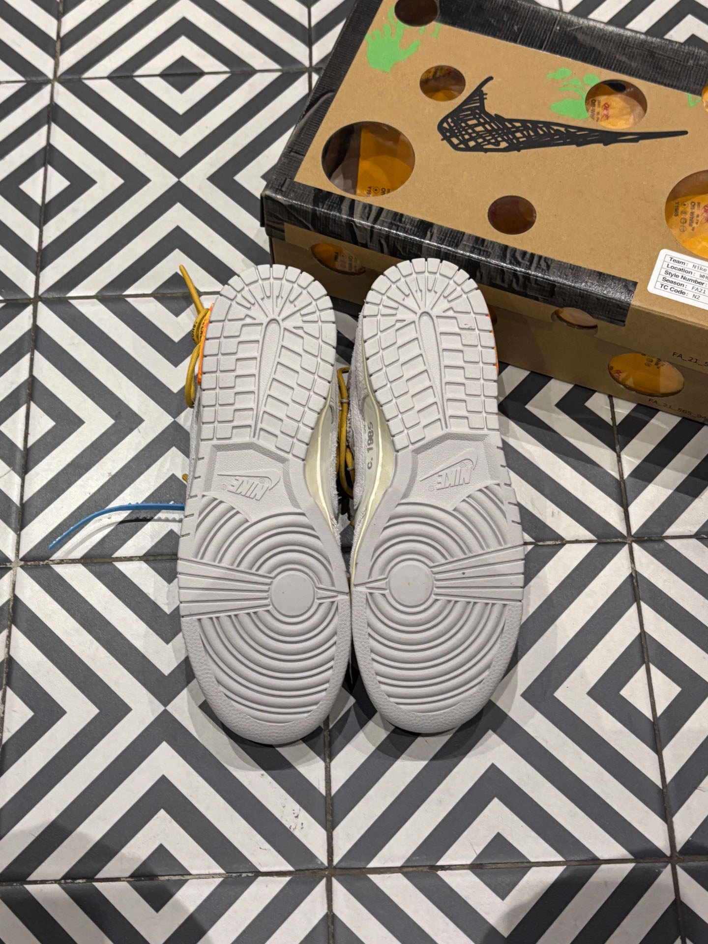 Dunk low Off-White Lot 24/50 (Taille 41)