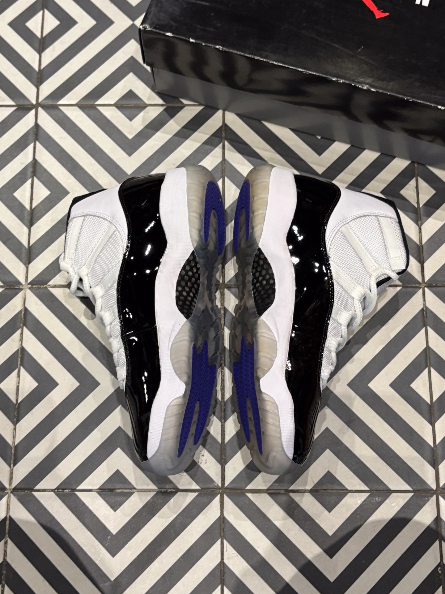 Jordan 11 Concord (Taille 42,5)