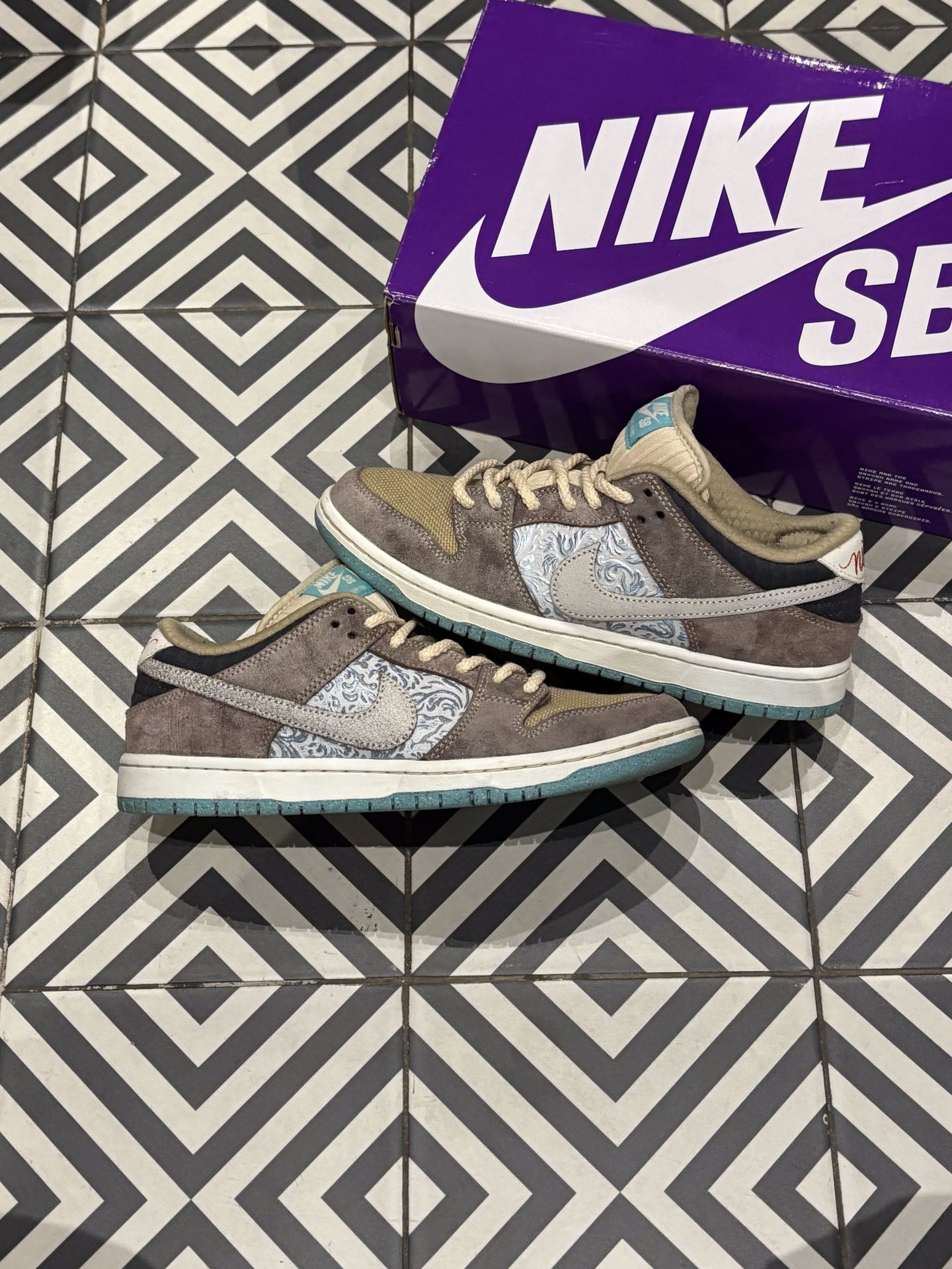Dunk Sb Big Money Savings (Taille 42)
