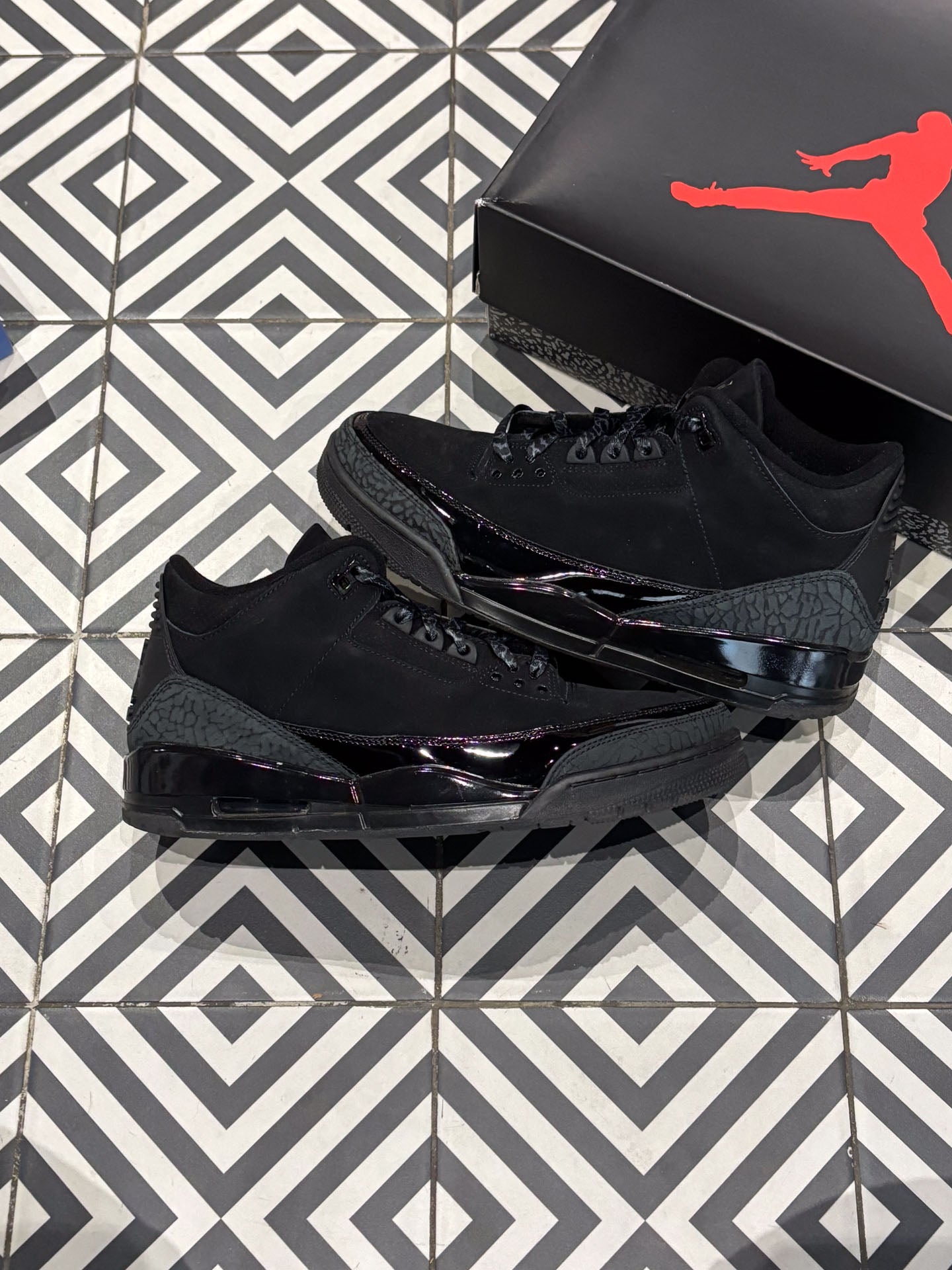 Jordan 3 Black Cat (Taille 45)
