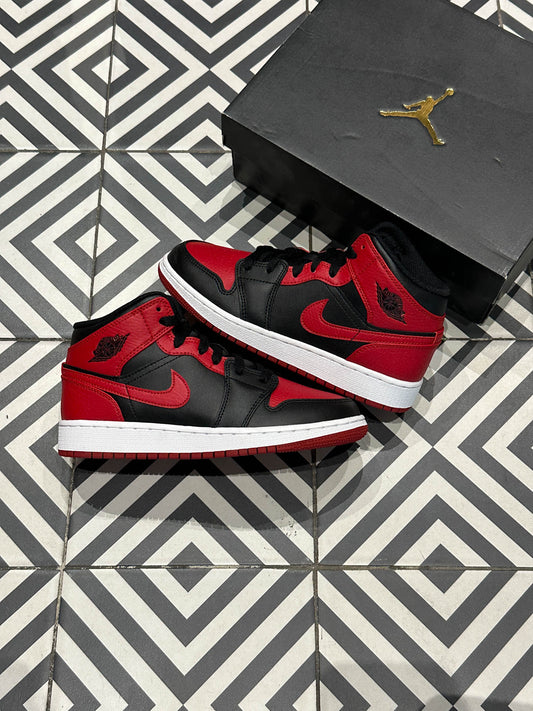 Jordan 1 Mid Bred GS (Taille 36,5)