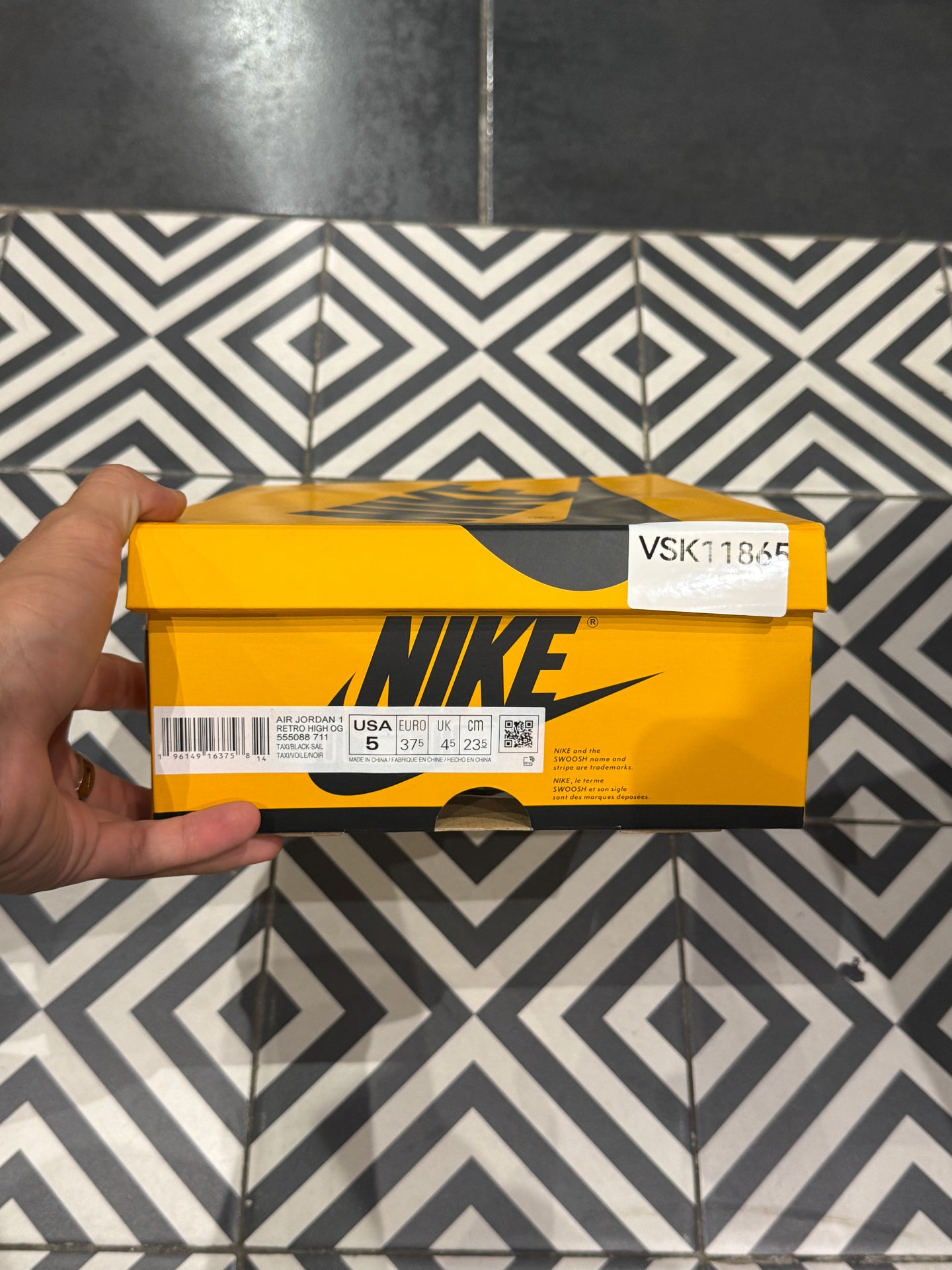 Jordan 1 Taxi (Taille 37,5)