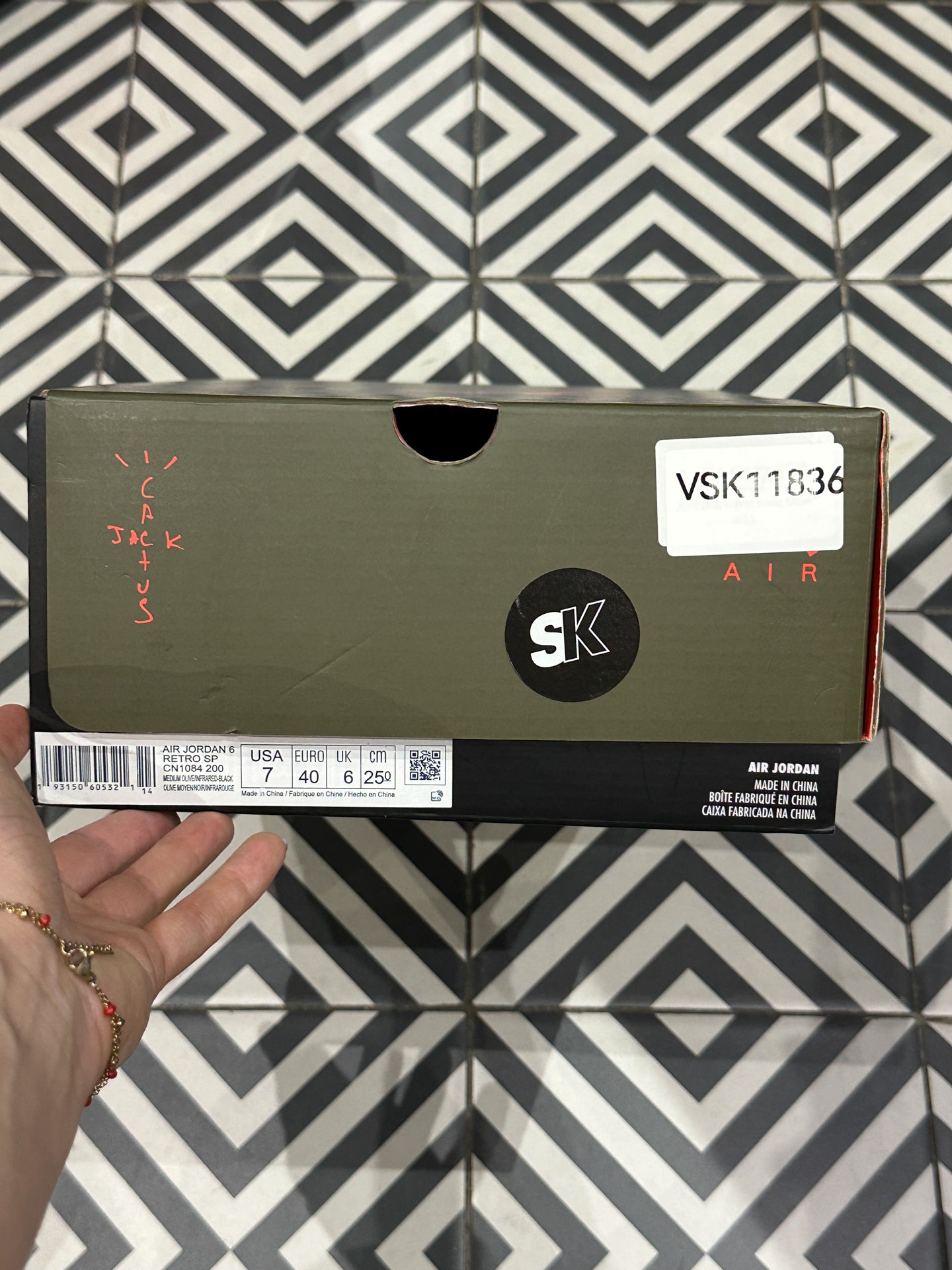 Jordan 6 Travis Scott Olive (Taille 40)