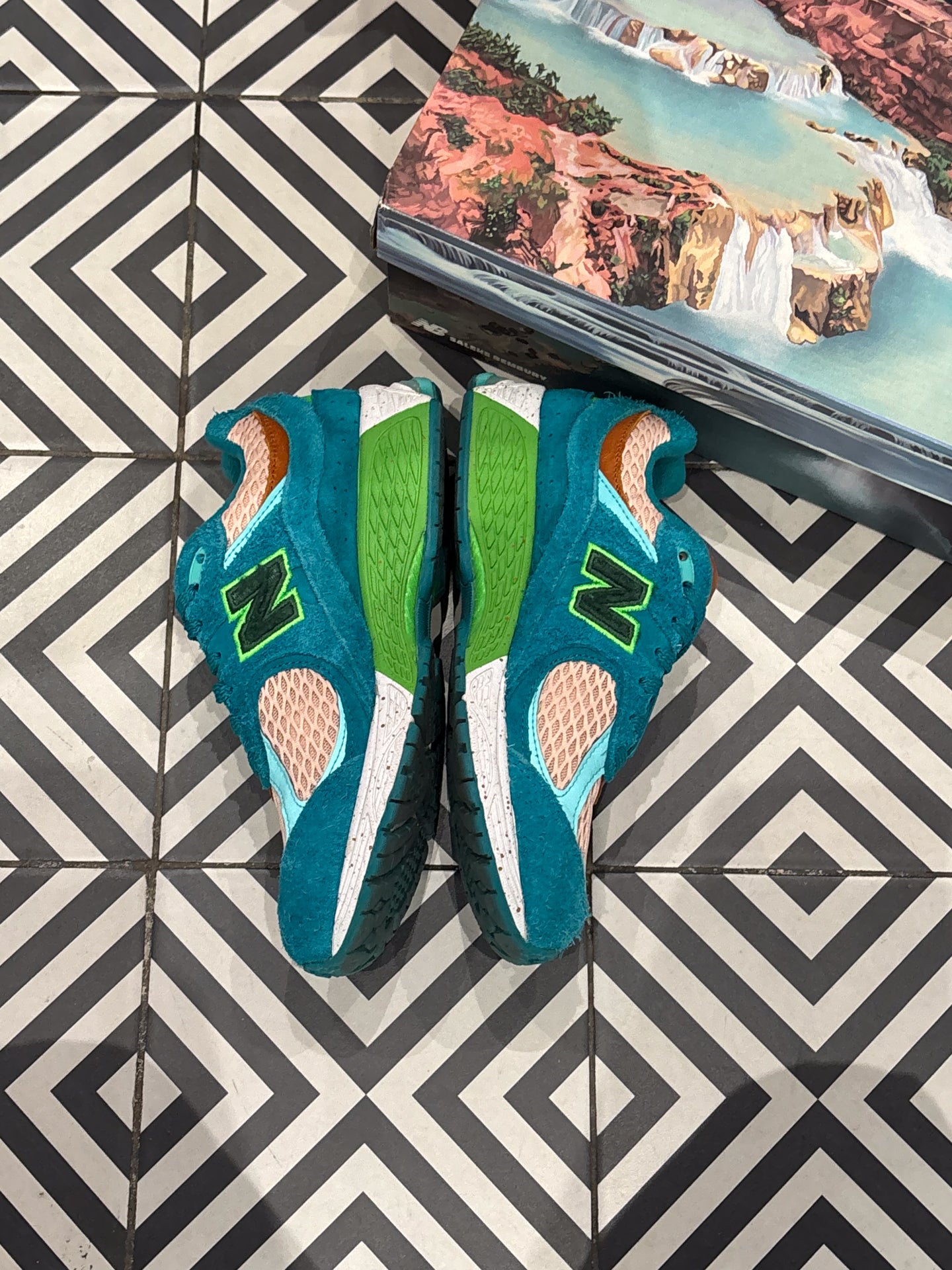 New Balance 2002R Salehe Bemburry Water Be The Guide (Taille 39,5)