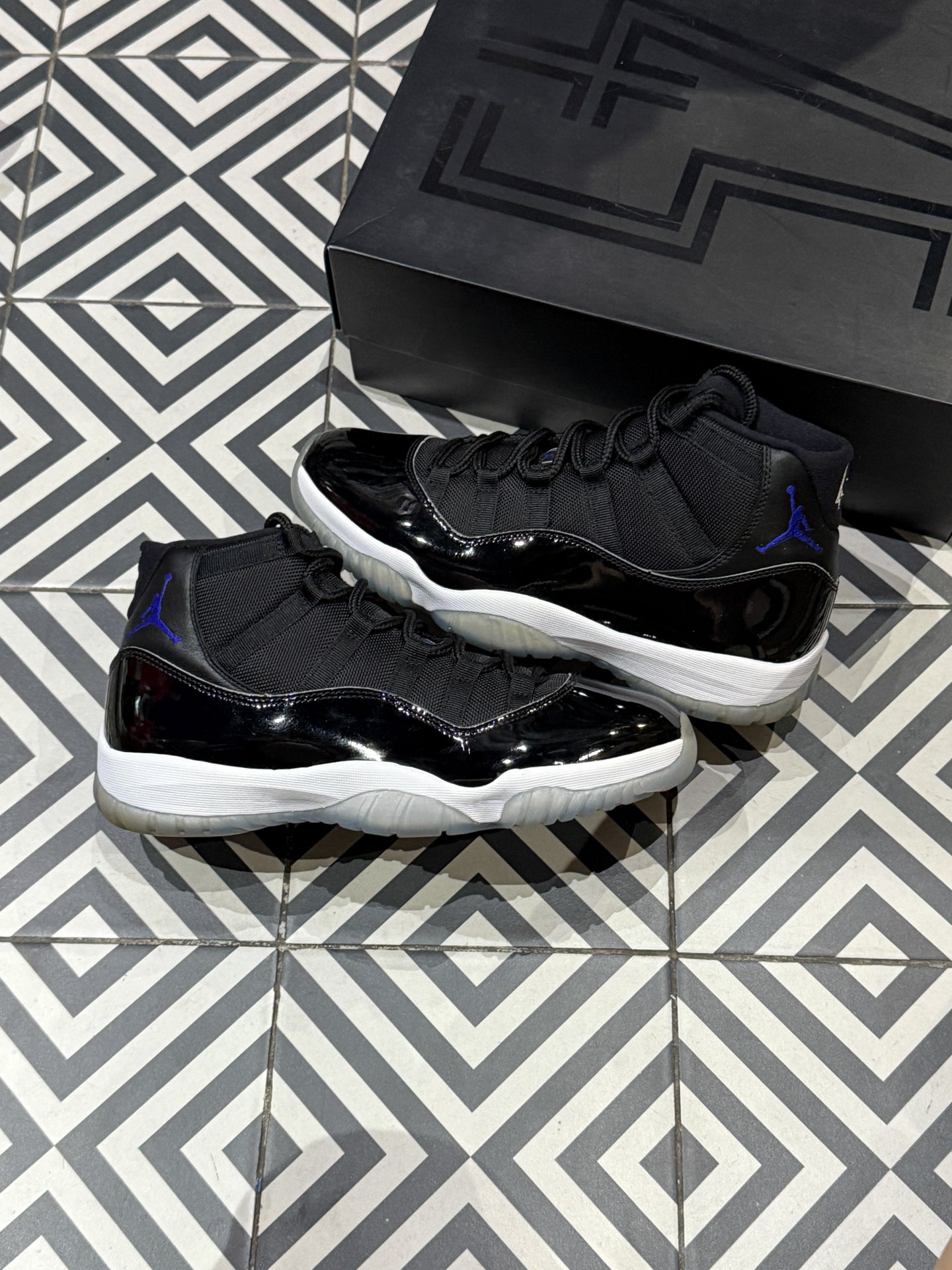 Jordan 11 SpaceJam (Taille 44)