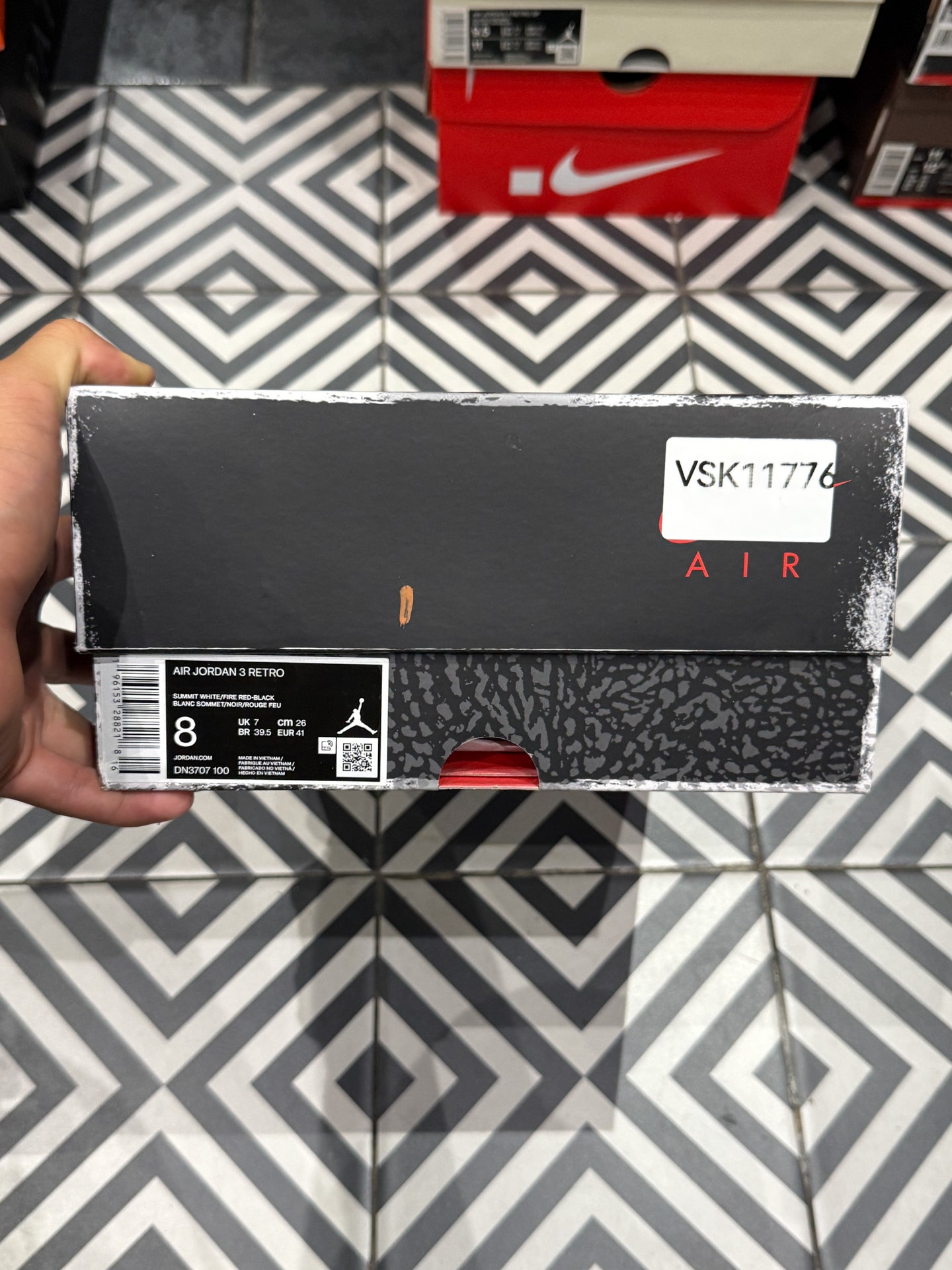 Jordan 3 White Cement Reimagined (Taille 41)