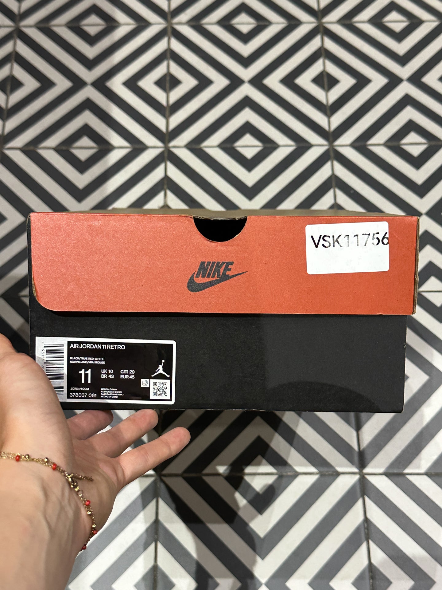 Jordan 11 Bred 2019 (Taille 45)