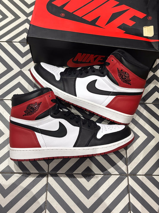 Jordan 1 High Black Toe (Taille 45)