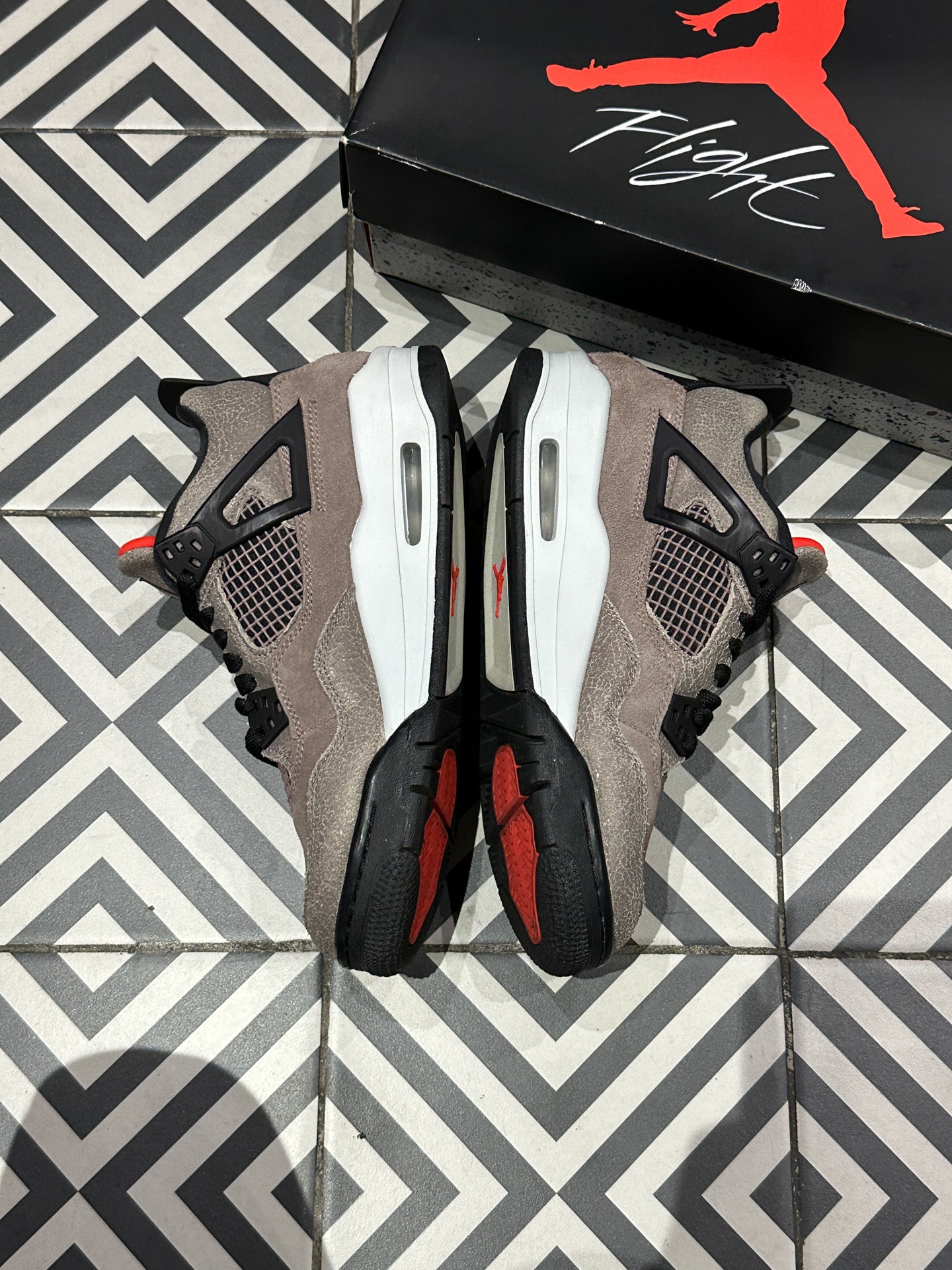 Jordan 4 Taupe Haze GS (Taille 40)