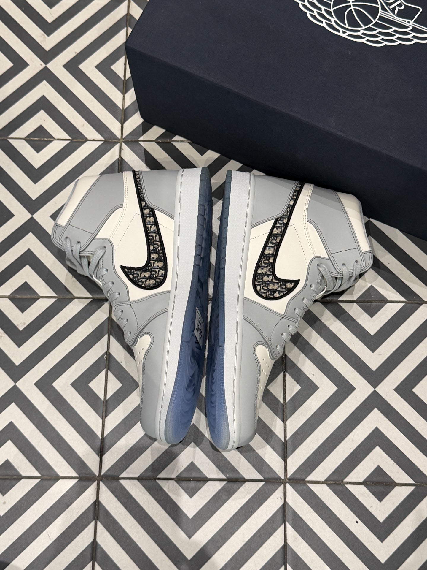 Jordan 1 High Dior (45,5)