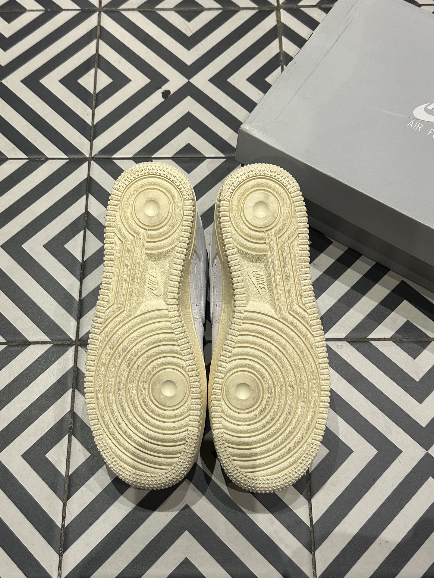 Air Force 1 Kith Paris (Taille 38)