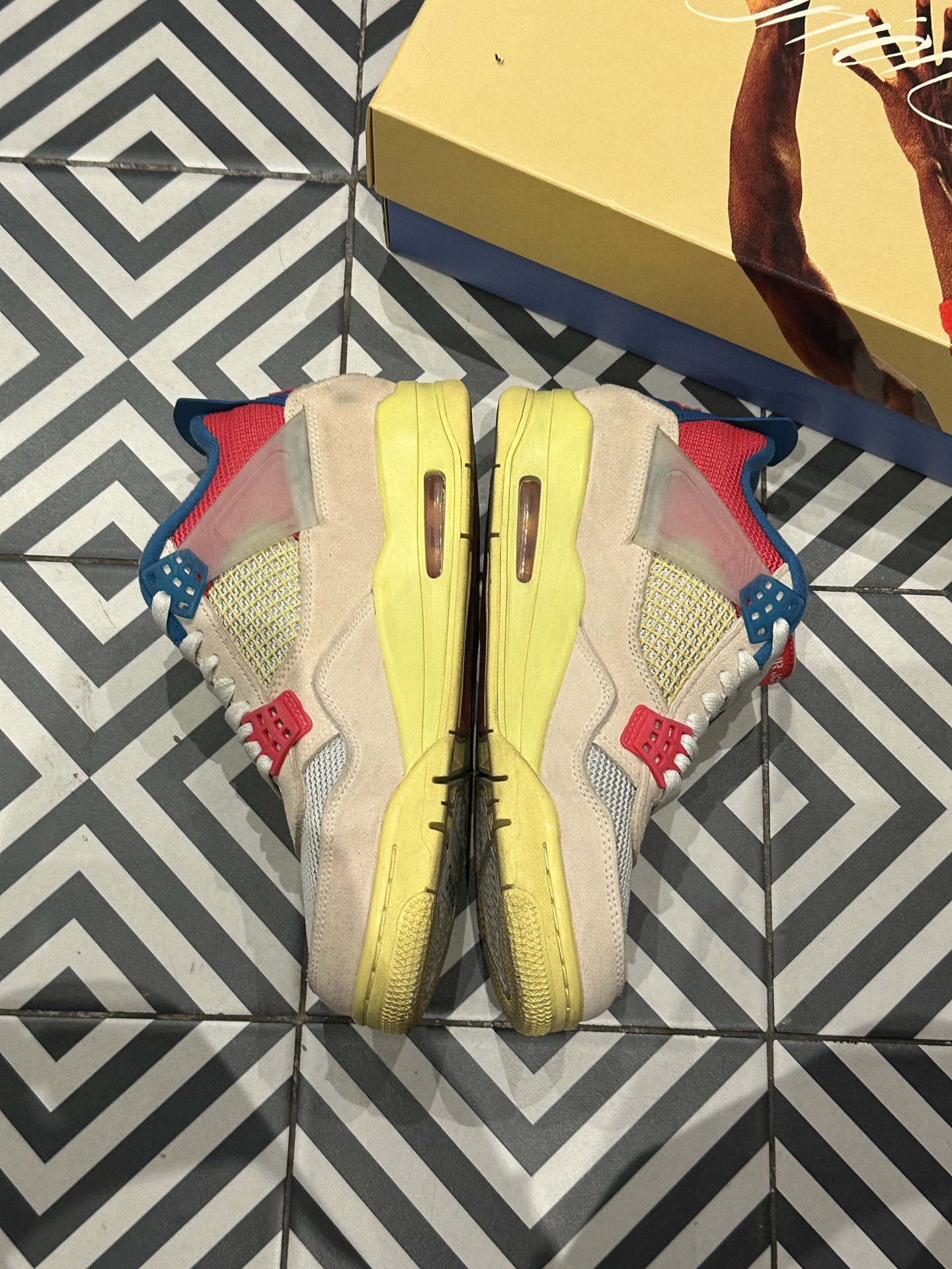 Jordan 4 Union Guava Ice (Taille 41)