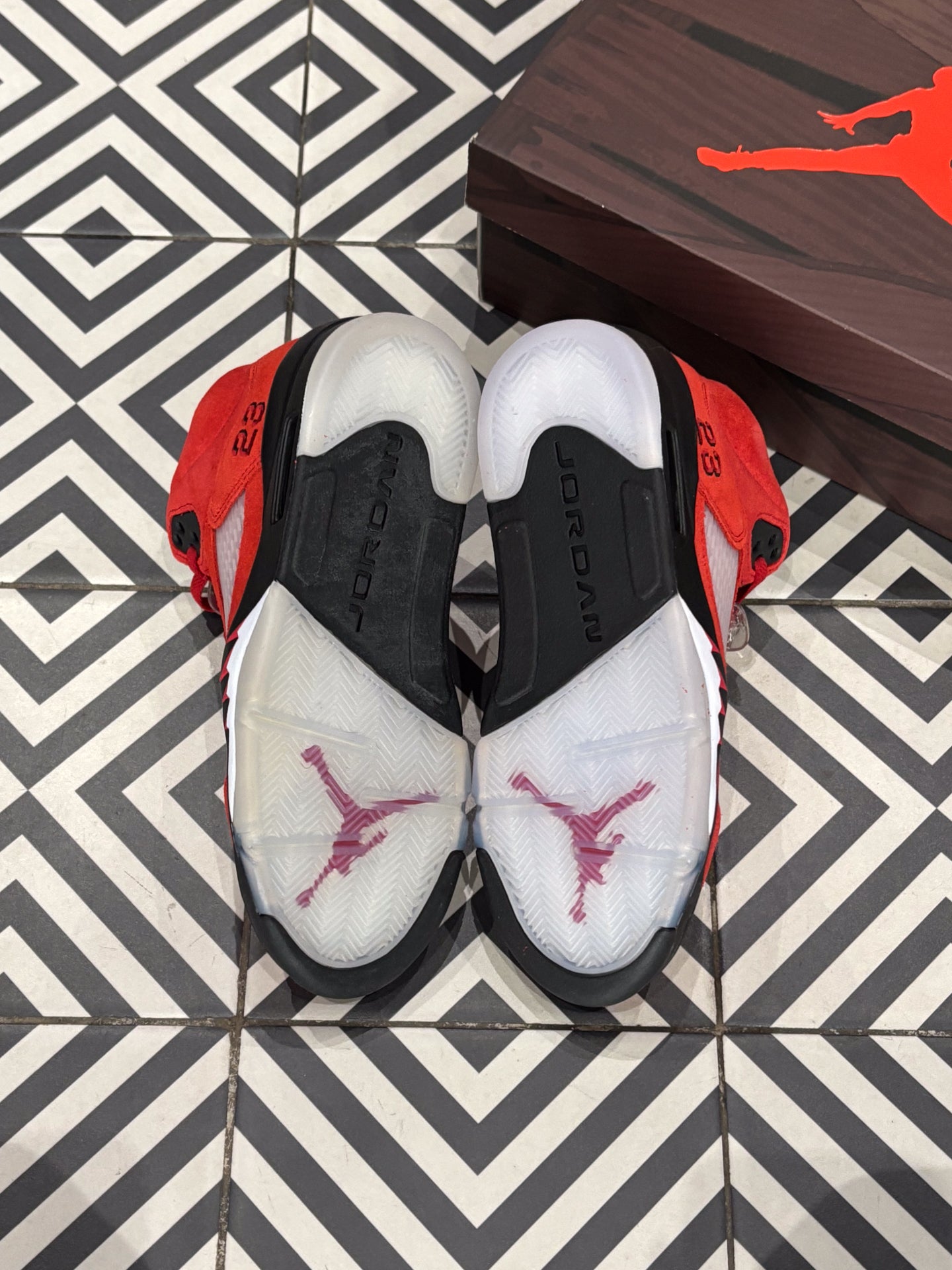 Jordan 5 Raging Bulls (Taille 40)