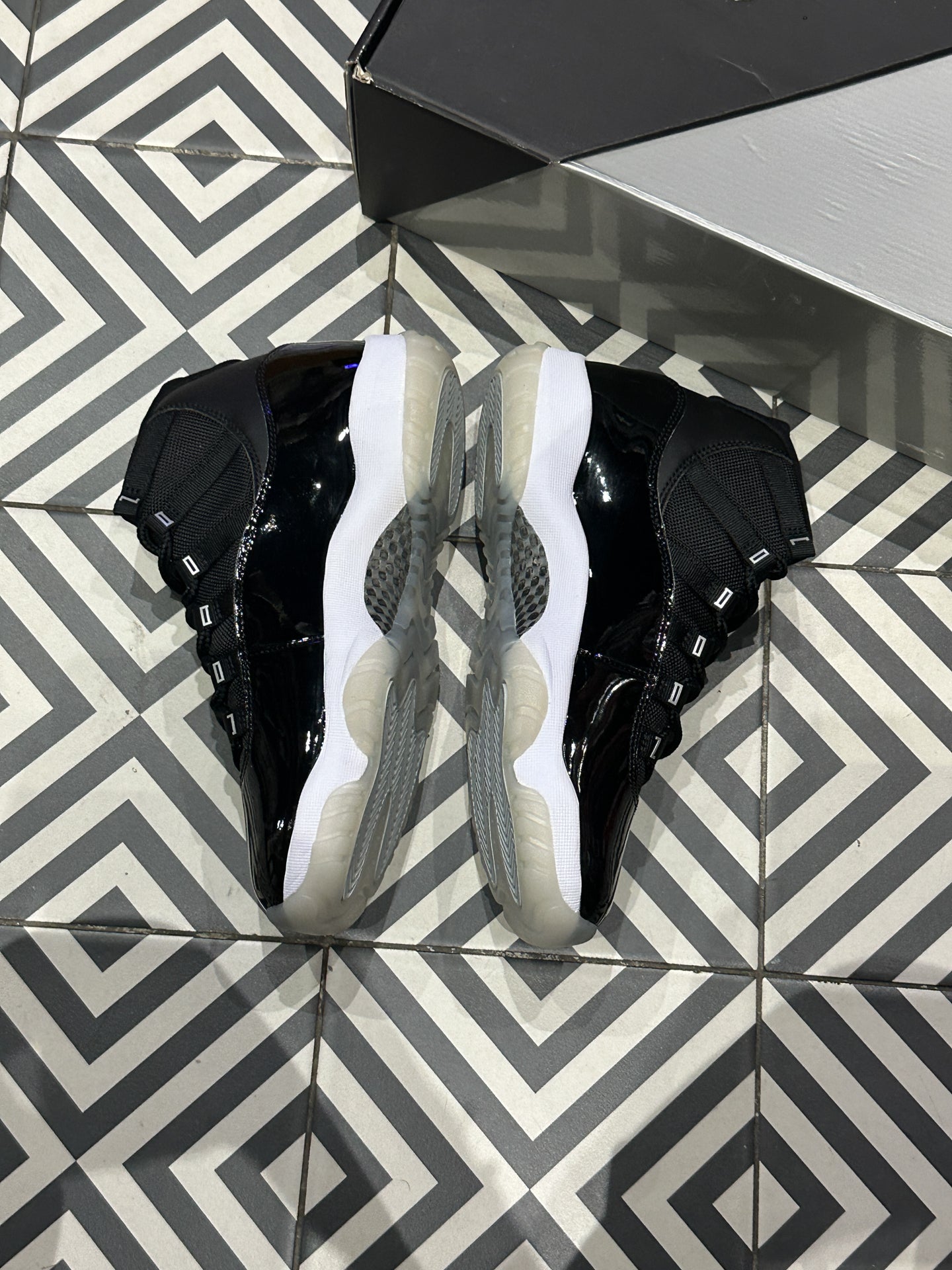 Jordan 11 Jubilee (Taille 41)