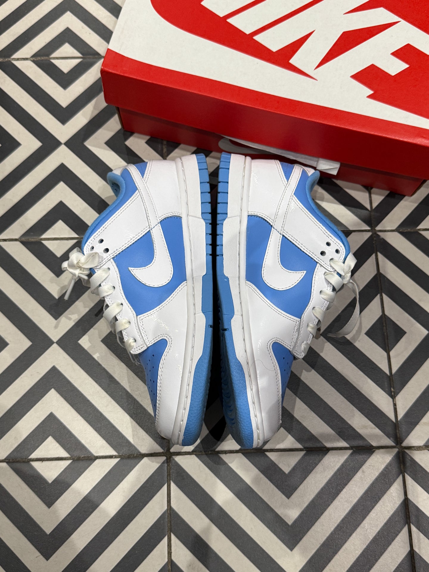 Dunk Low Reverse UNC (Taille 37,5)