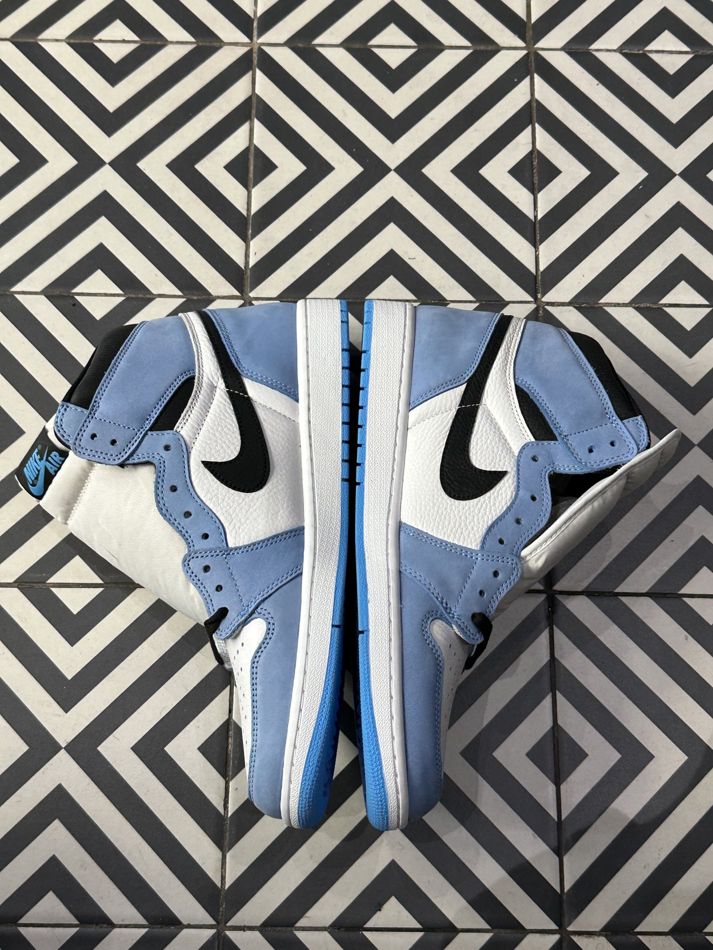 Jordan 1 High University Blue (Taille 47,5)