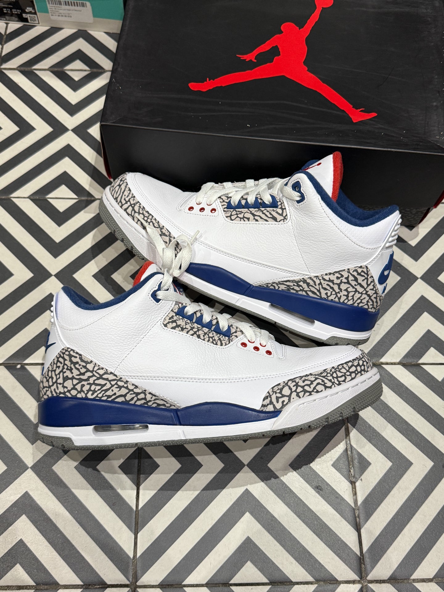 Jordan 3 True Blue (Taille 42,5)