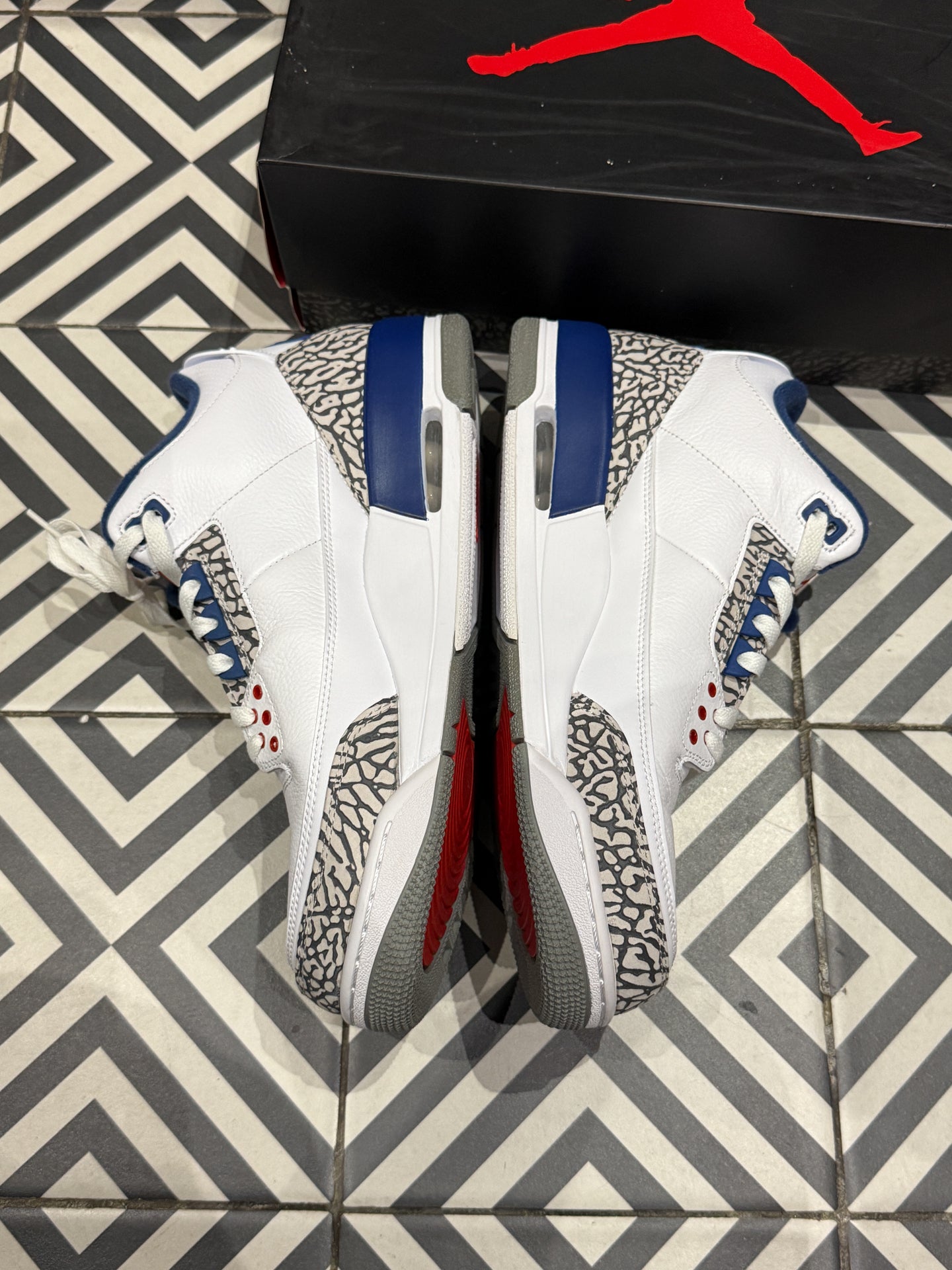 Jordan 3 True Blue (Taille 42,5)