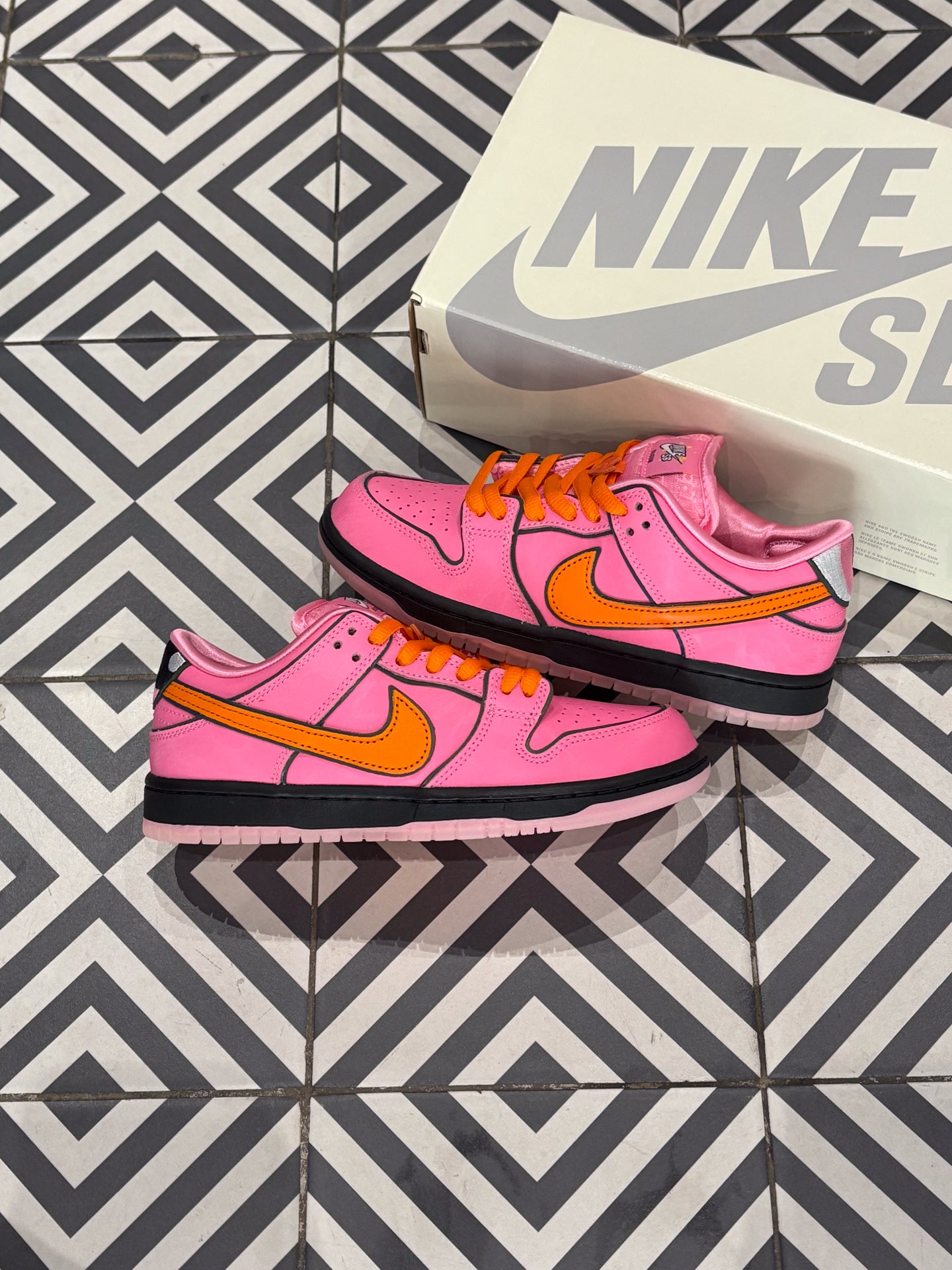 Dunk SB Powerpuff Blossom (Taille 36,5)