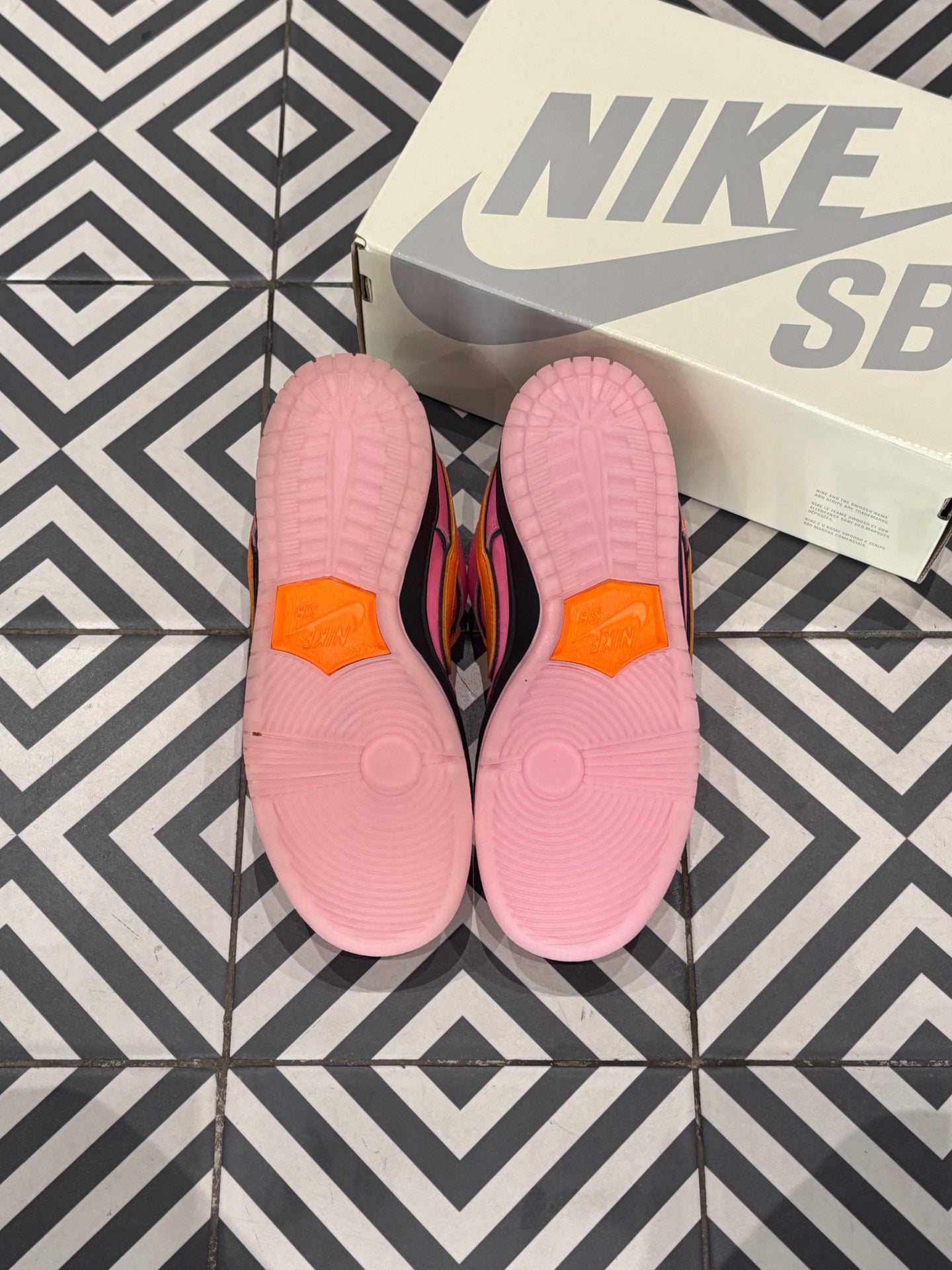 Dunk SB Powerpuff Blossom (Taille 36,5)