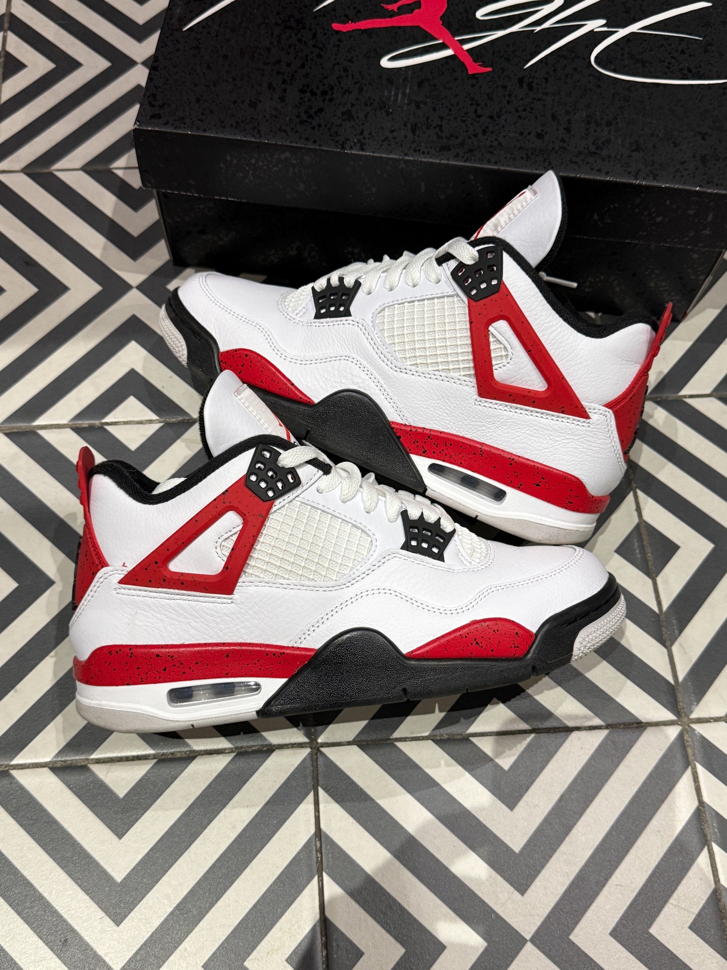 Jordan 4 Red Cement (Taille 40,5)