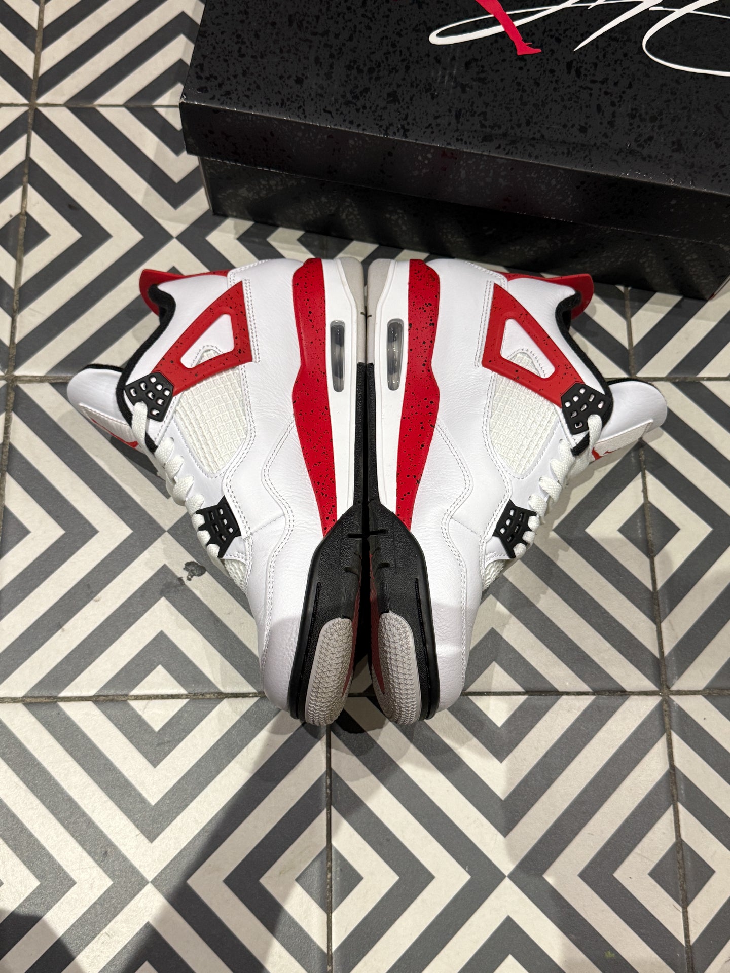 Jordan 4 Red Cement (Taille 40,5)