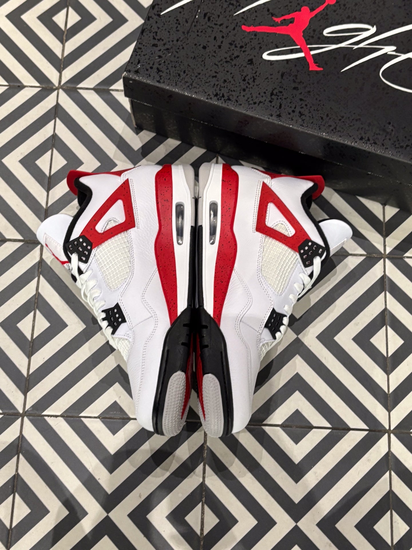 Jordan 4 Red Cement (Taille 42)