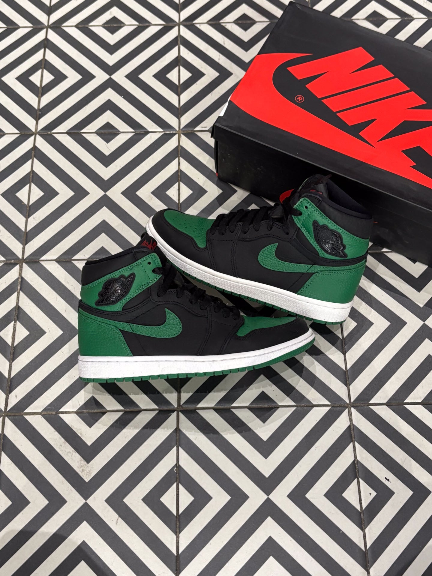 Jordan 1 high Pine Green (Taille 40)