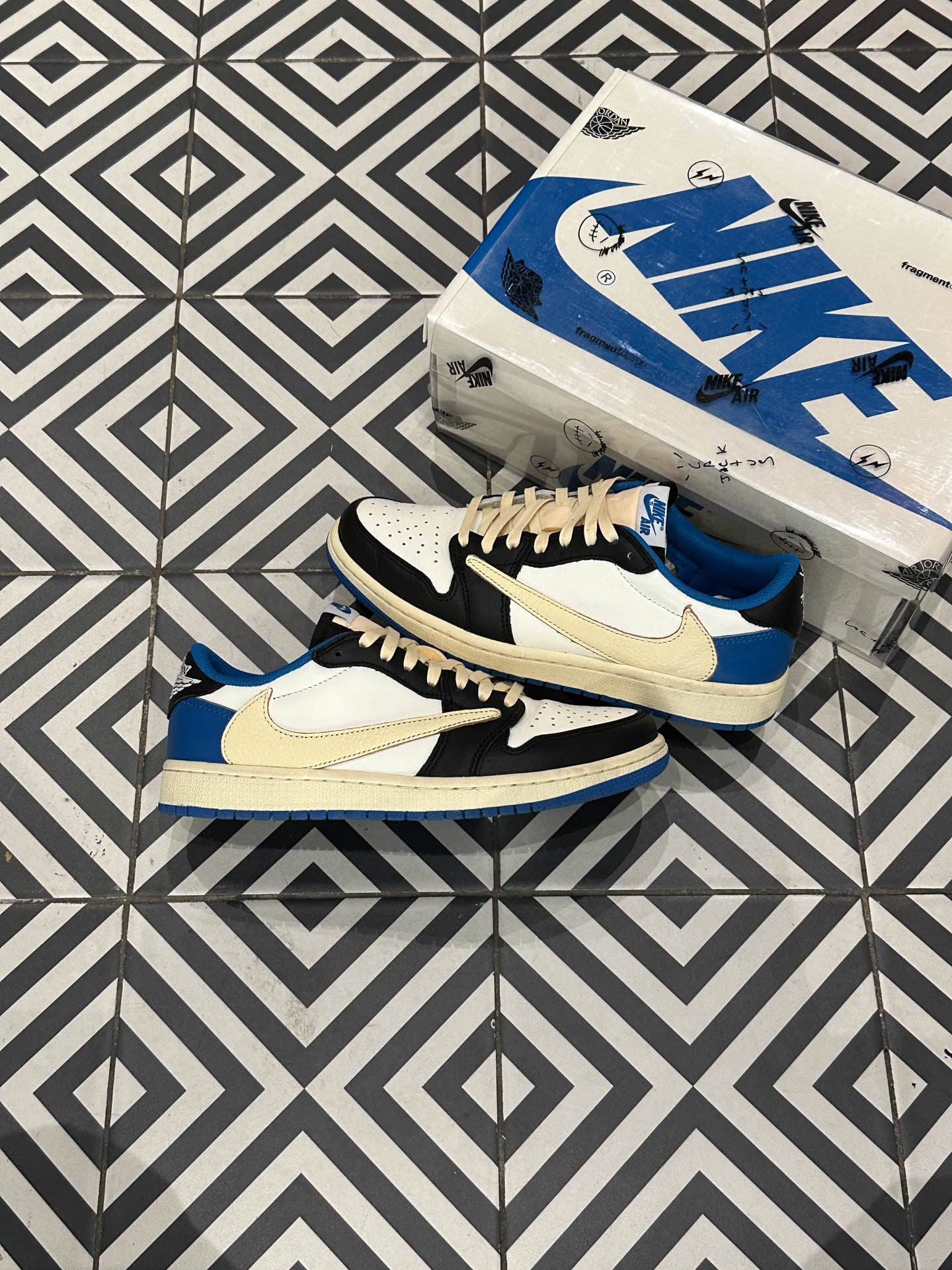 Jordan 1 Low Travis Scott Fragment (Taille 40)