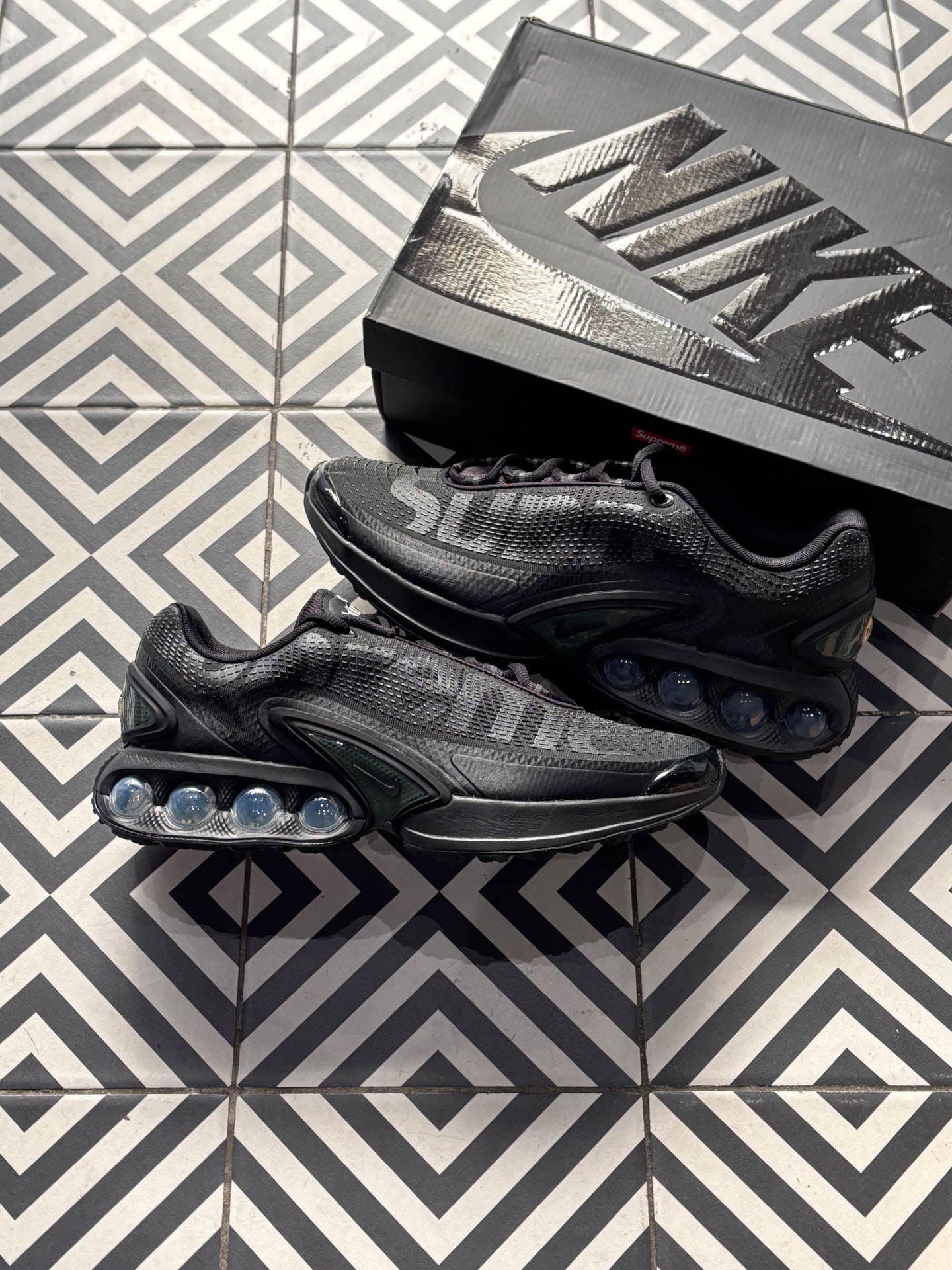 Air Max Dn Supreme Black (Taille 44)