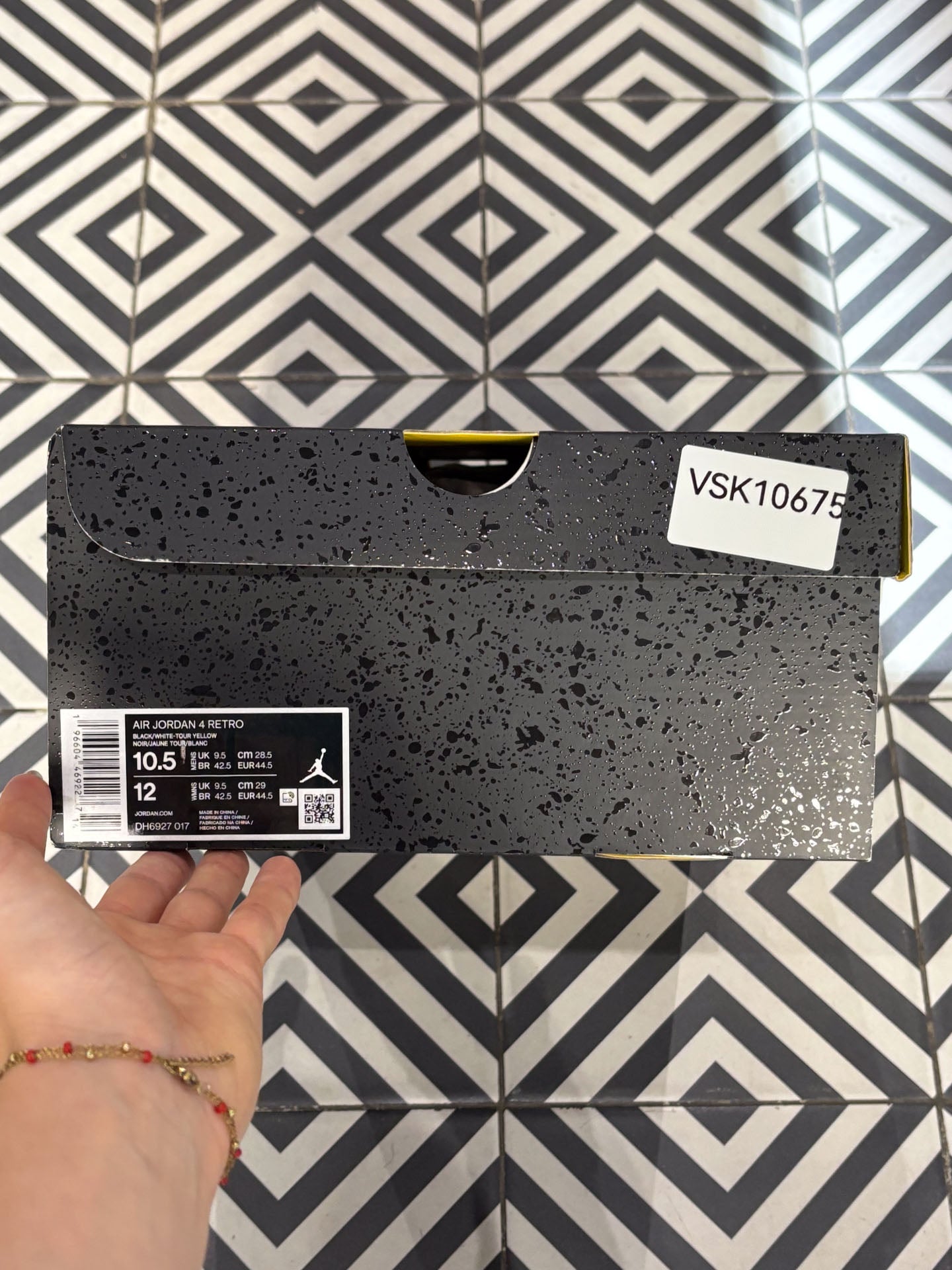 Jordan 4 Thunder (Taille 44,5)