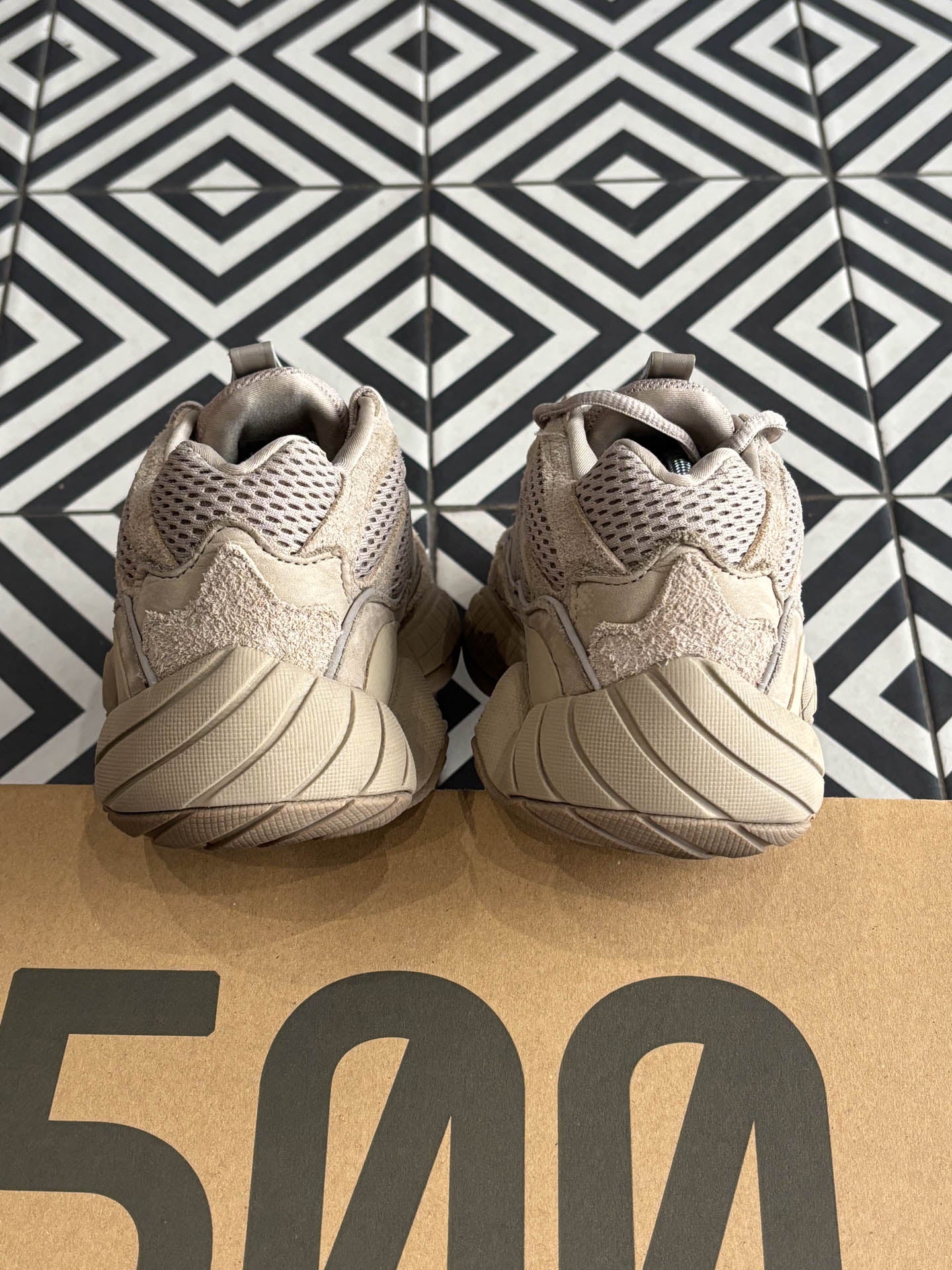 Yeezy 500 Taupe Light (Taille 42 2/3)