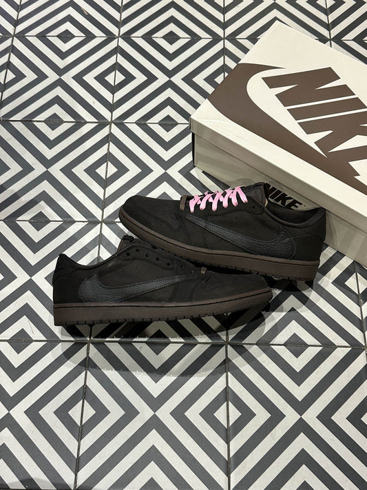 Jordan 1 Low Travis Scott Velvet Brown (Taille 45,5)