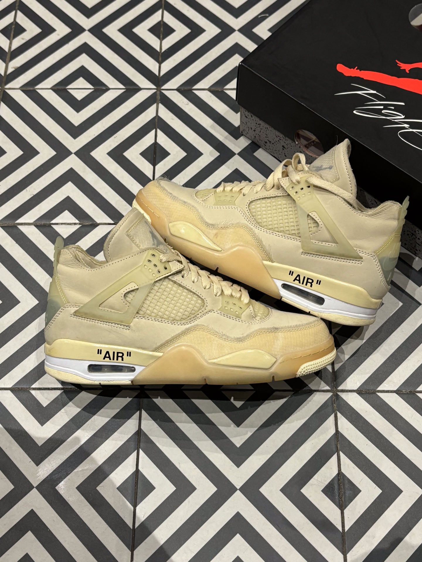 Jordan 4 Off-White (Taille 42,5)