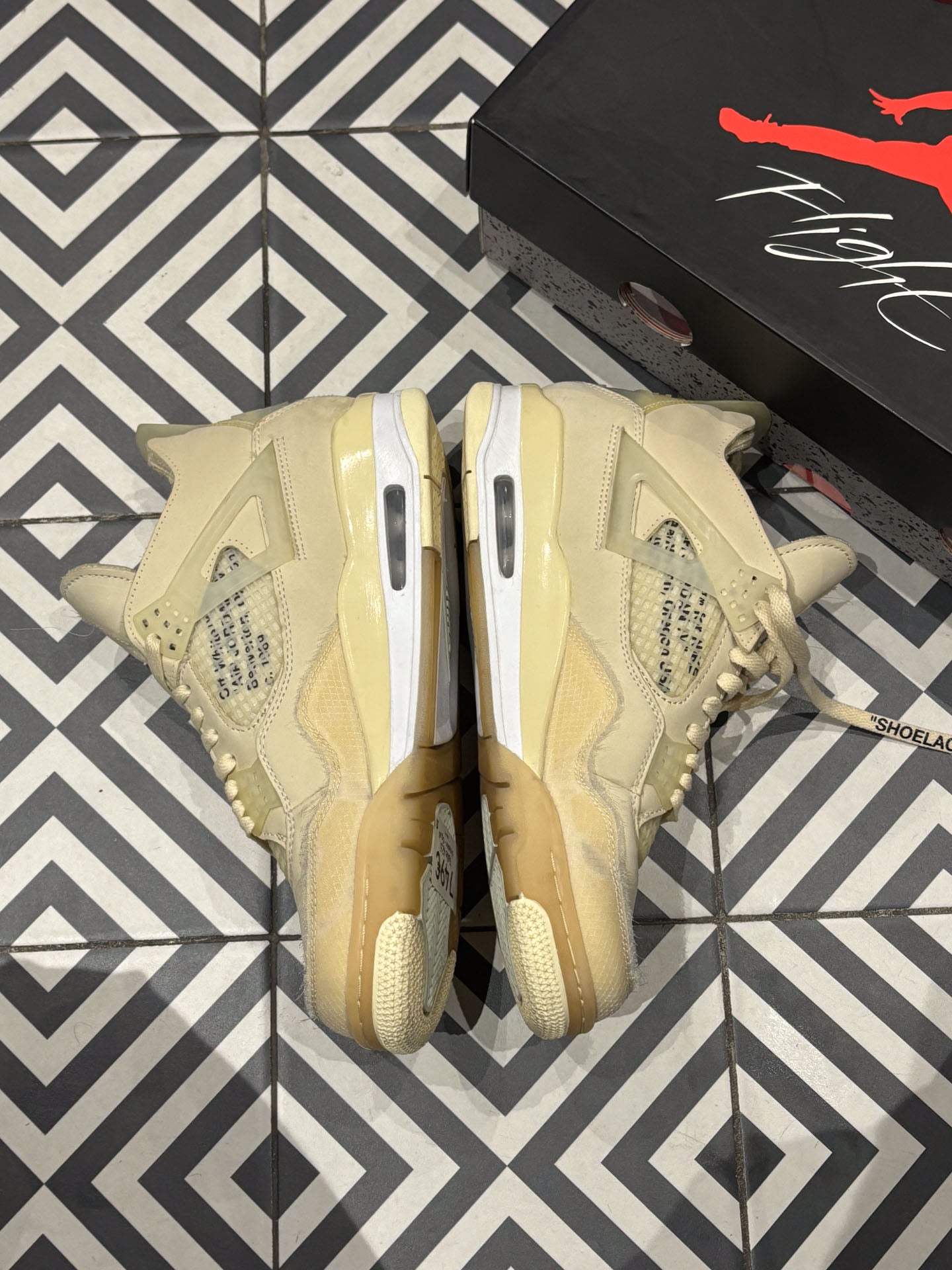 Jordan 4 Off-White (Taille 42,5)