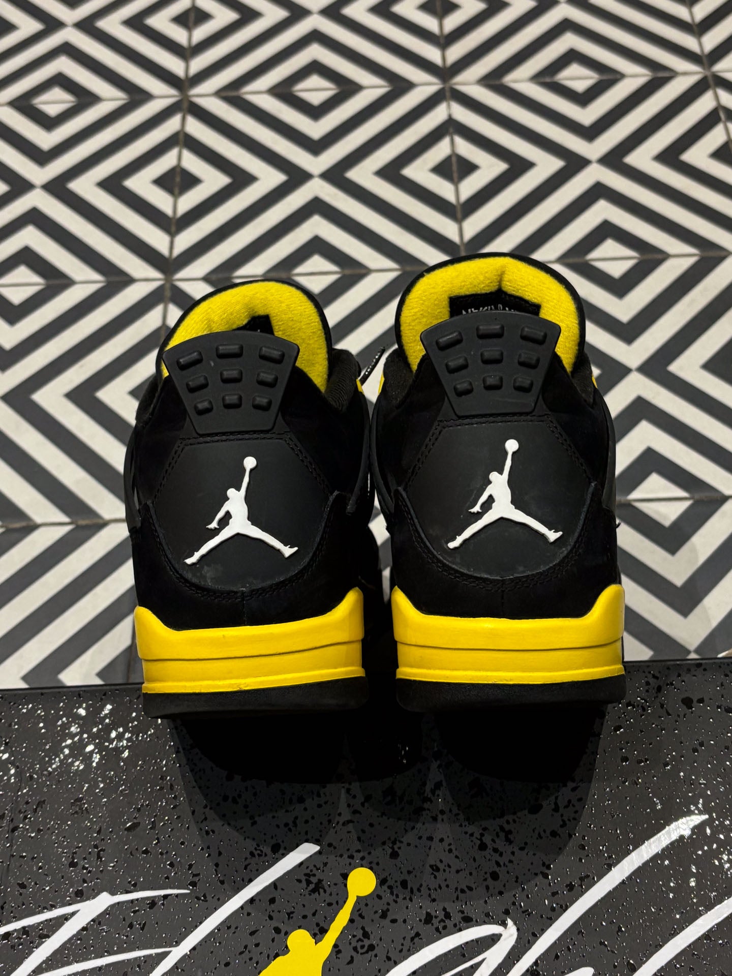 Jordan 4 Thunder (Taille 43)