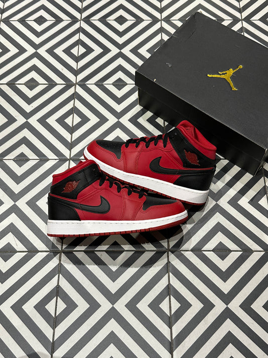 Jordan 1 Mid Gym Red (Taille 38)